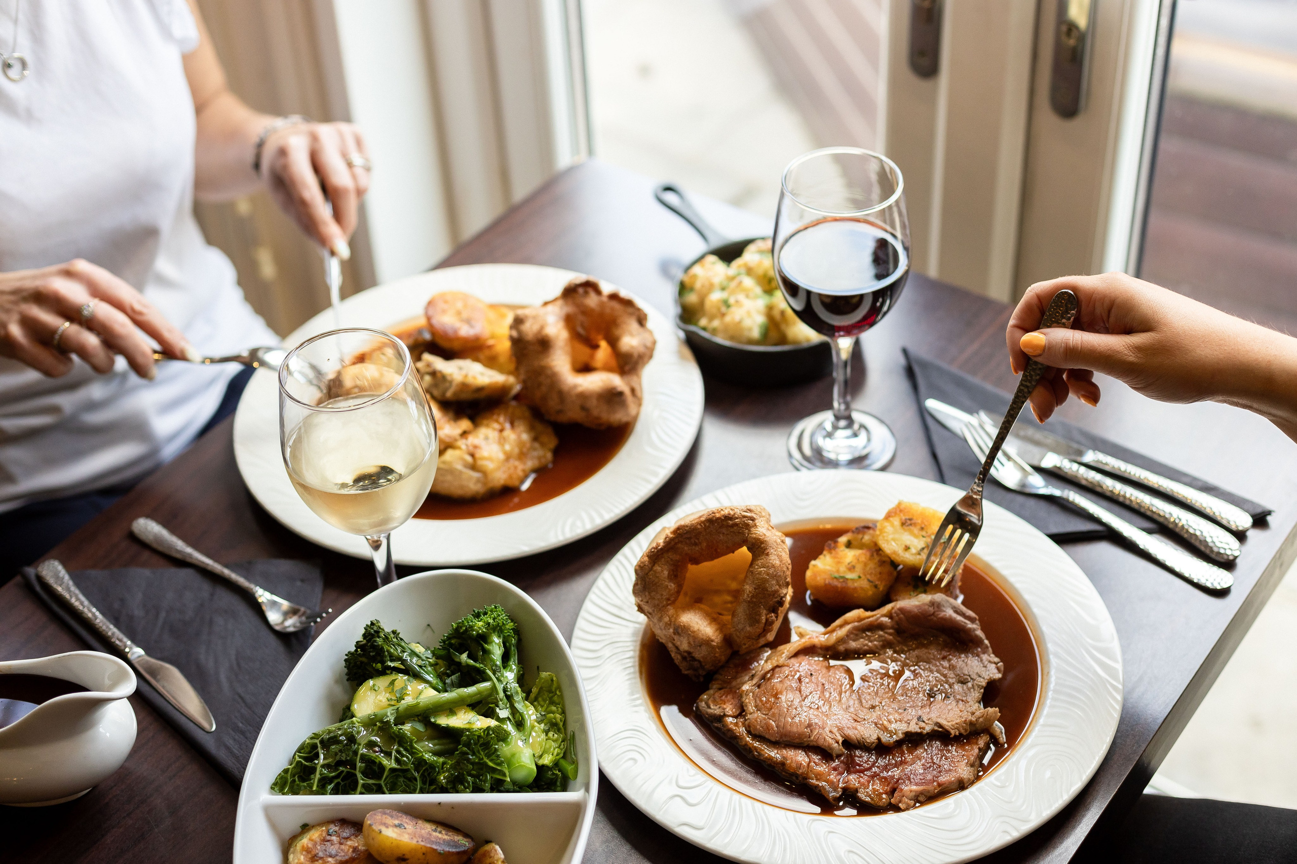 La Luna — Talbot Green. Anastasiia Tkachova — Photography & Branding