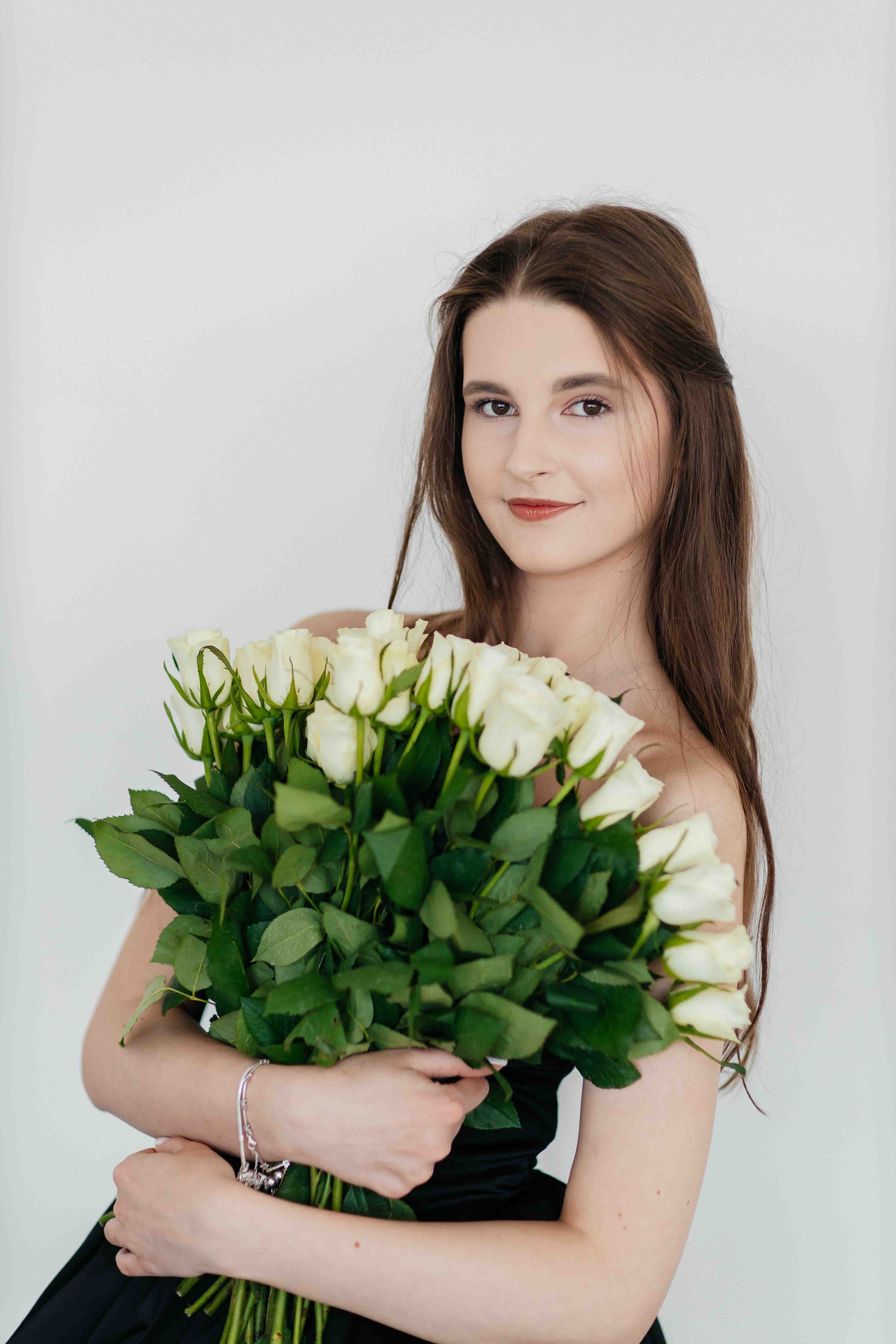 Viktoria. Anastasiia Tkachova — Photography & Branding