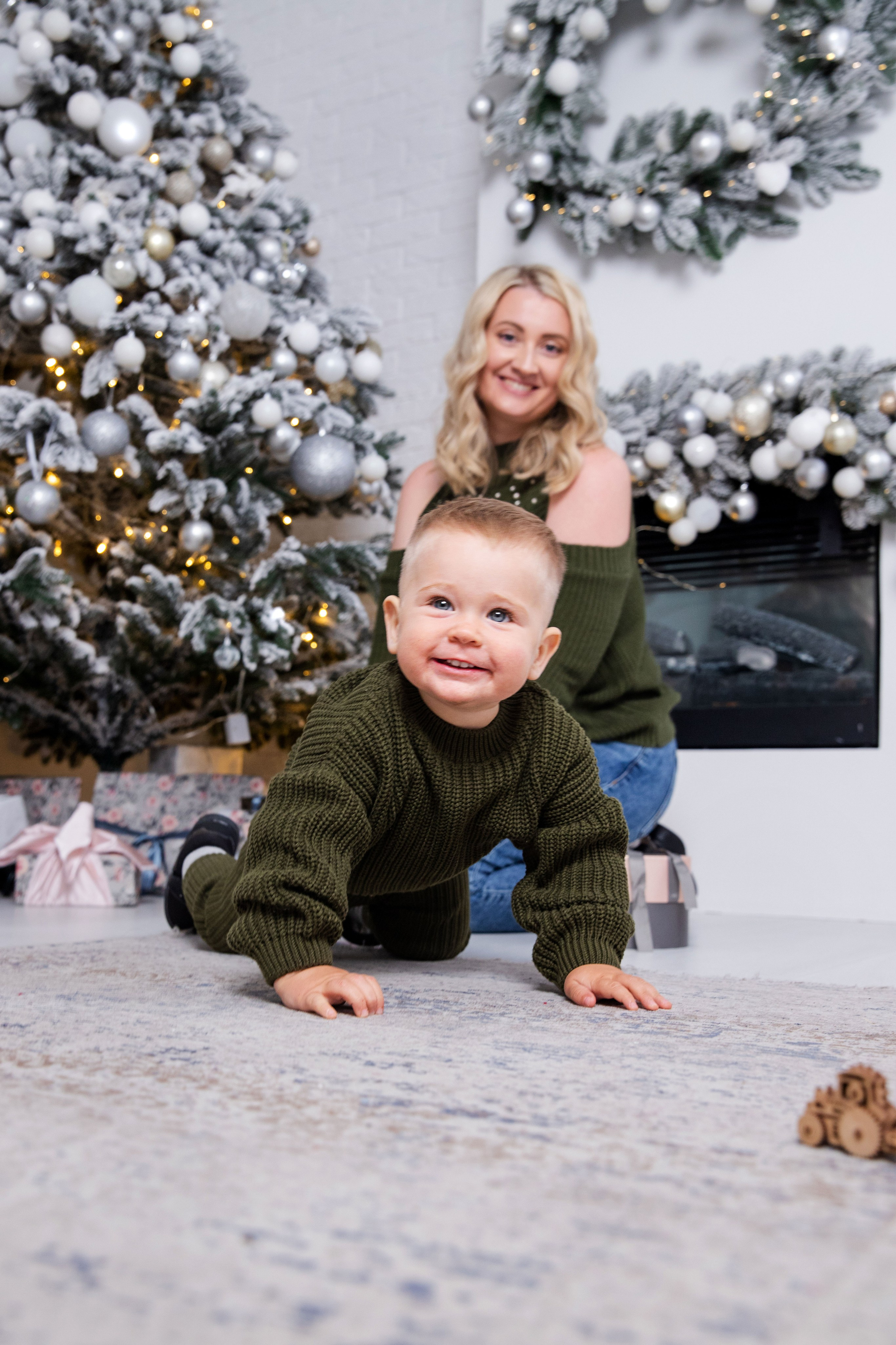 Новорічна зйомка Олени з малюком. Сімейний та дитячий фотограф Київ, Ірпінь, Буча — Галина Пивоварова