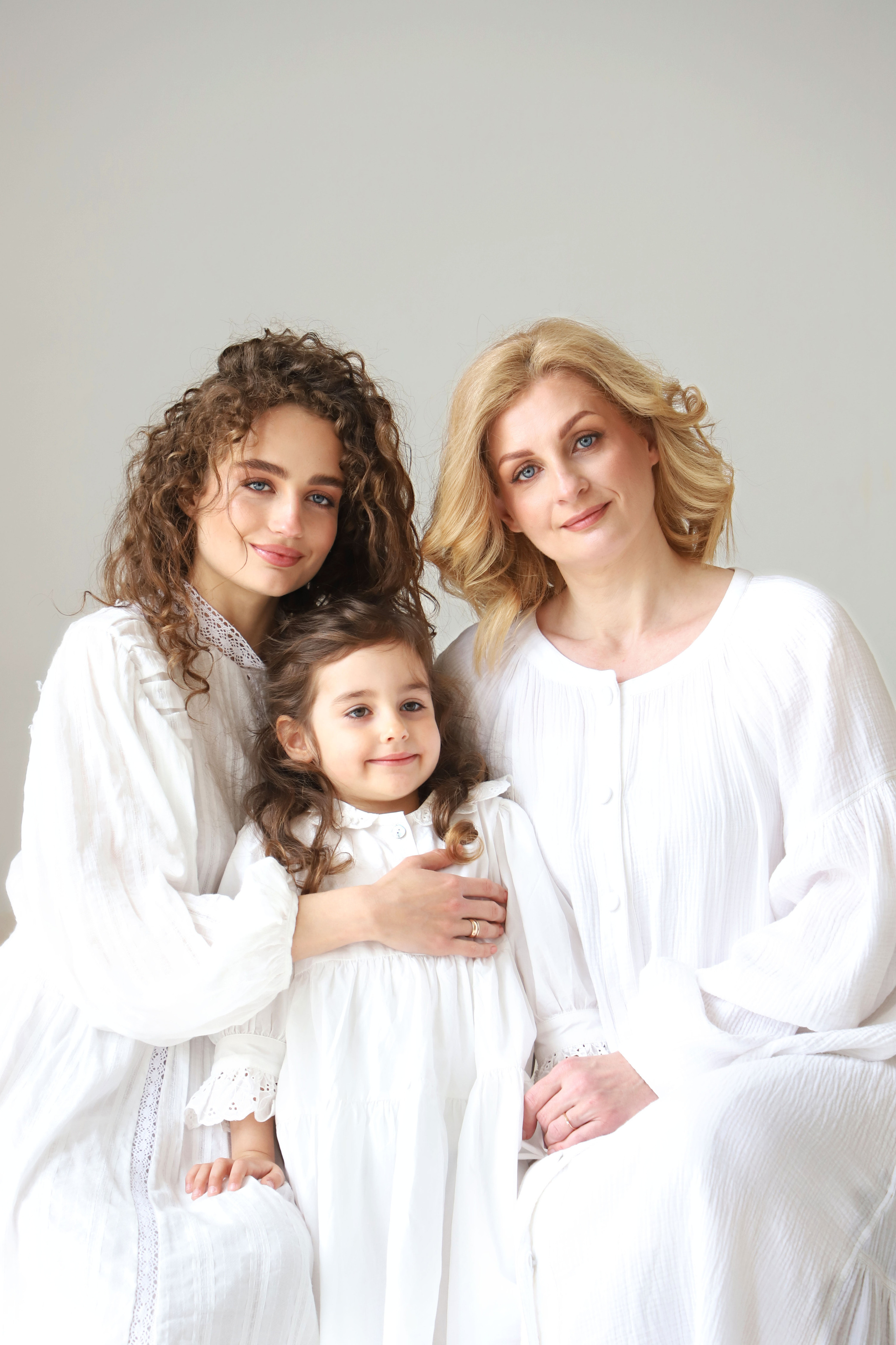 Сімейна фотозйомка «Дві мами, дві донечки». Сімейний та дитячий фотограф Київ, Ірпінь, Буча — Галина Пивоварова