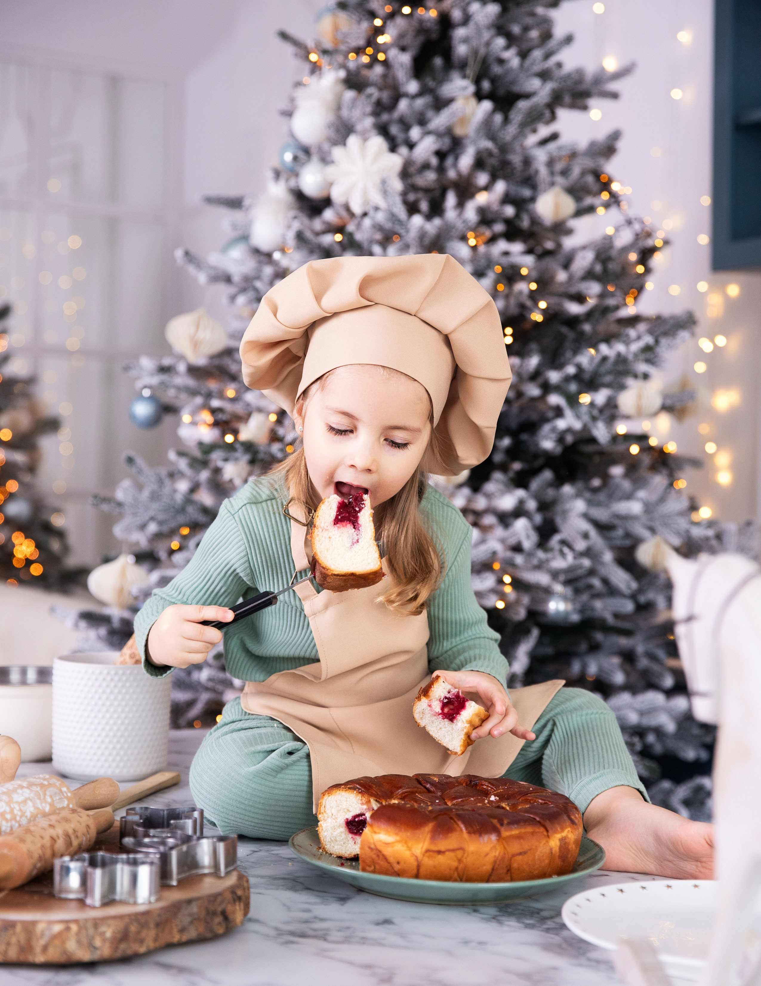 Новорічна сімейна фотозйомка «Свята починаються з кухні». Сімейний та дитячий фотограф Київ, Ірпінь, Буча — Галина Пивоварова