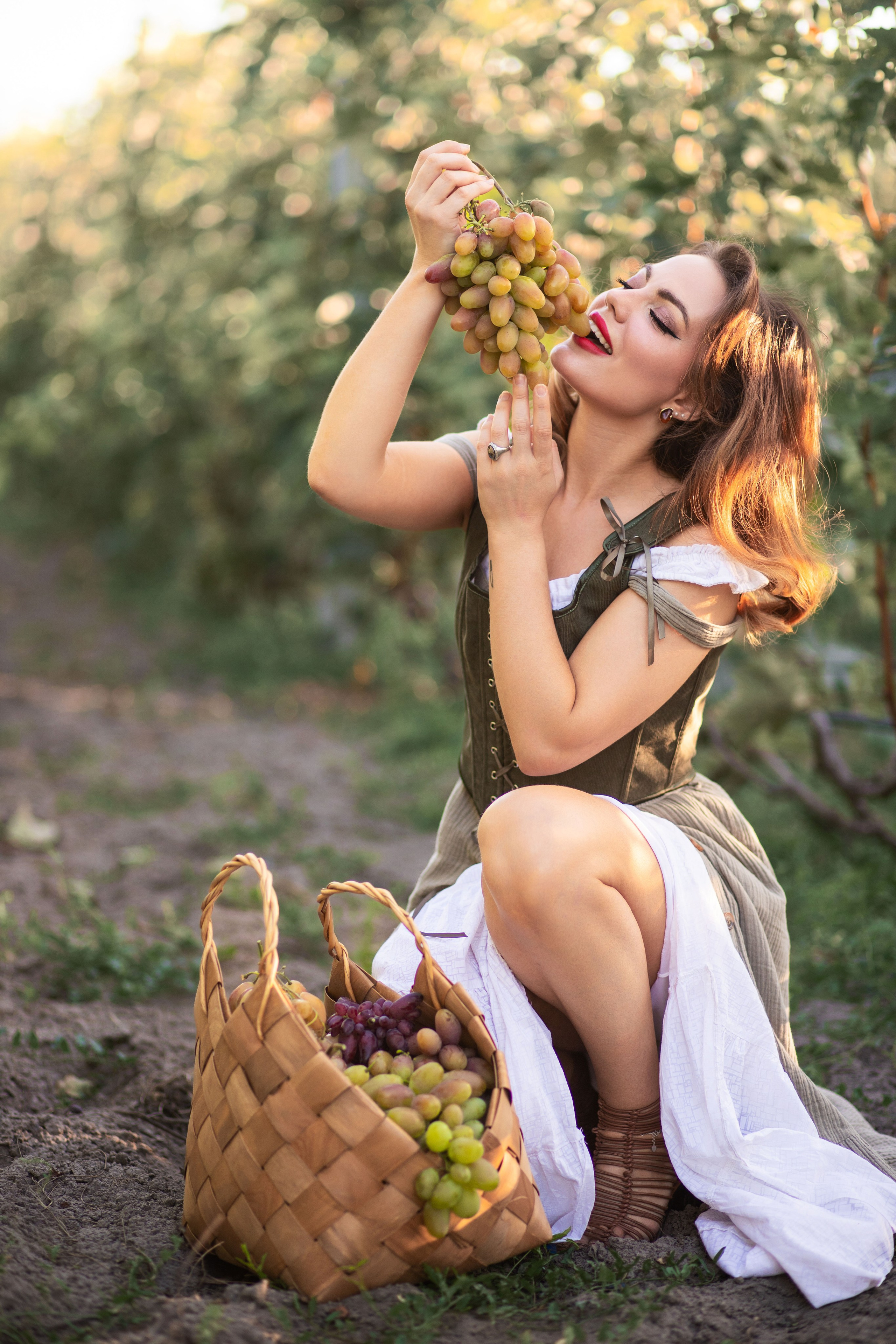Вечірня фотопрогулянка в винограднику. Сімейний та дитячий фотограф Київ, Ірпінь, Буча — Галина Пивоварова