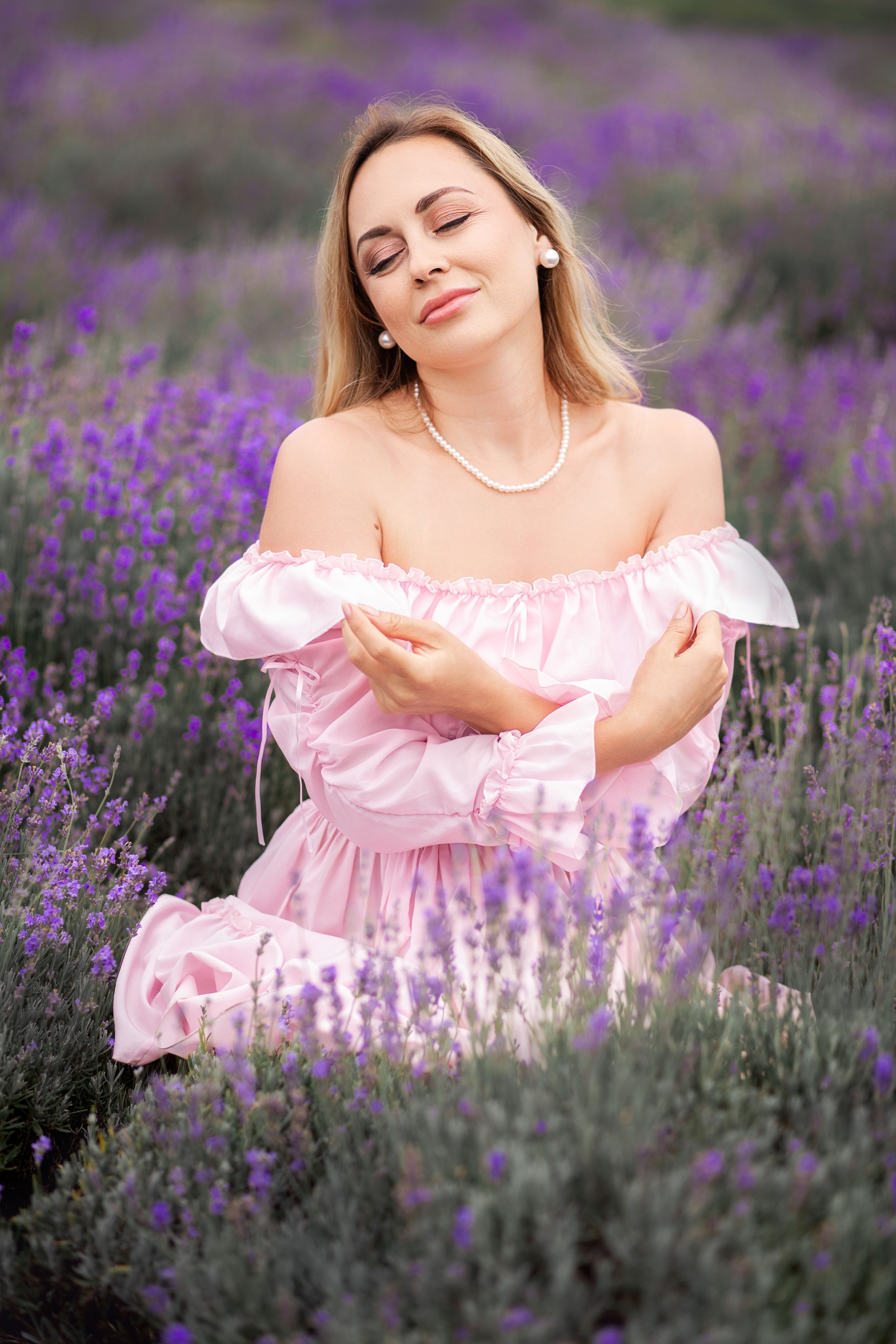 Жіноча фотопрогулянка по лавандовому саду з Настею. Сімейний та дитячий фотограф Київ, Ірпінь, Буча — Галина Пивоварова