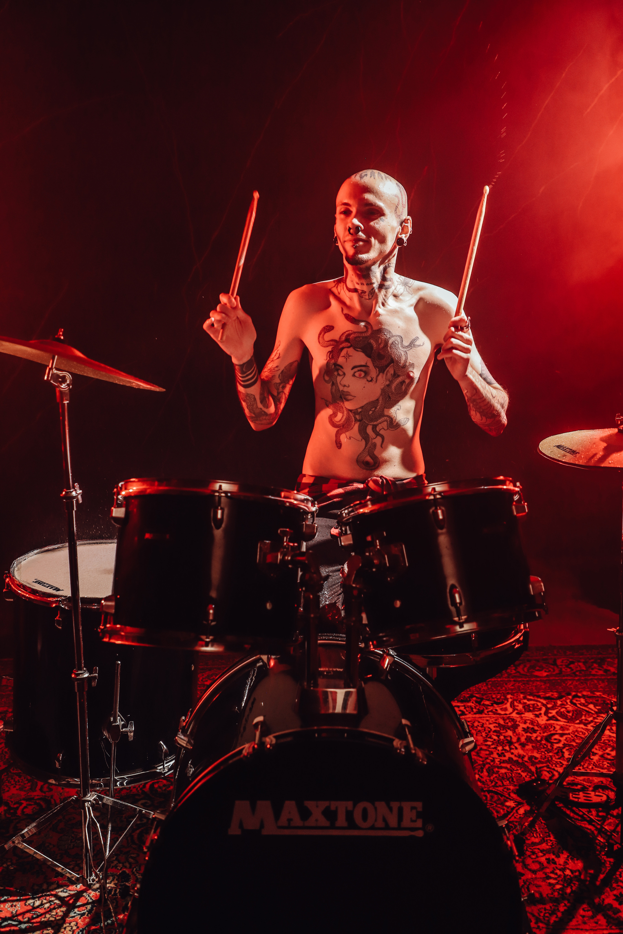 Фотосесія з барабанами «І музика може стати зброєю». Сімейний та дитячий фотограф Київ, Ірпінь, Буча — Галина Пивоварова