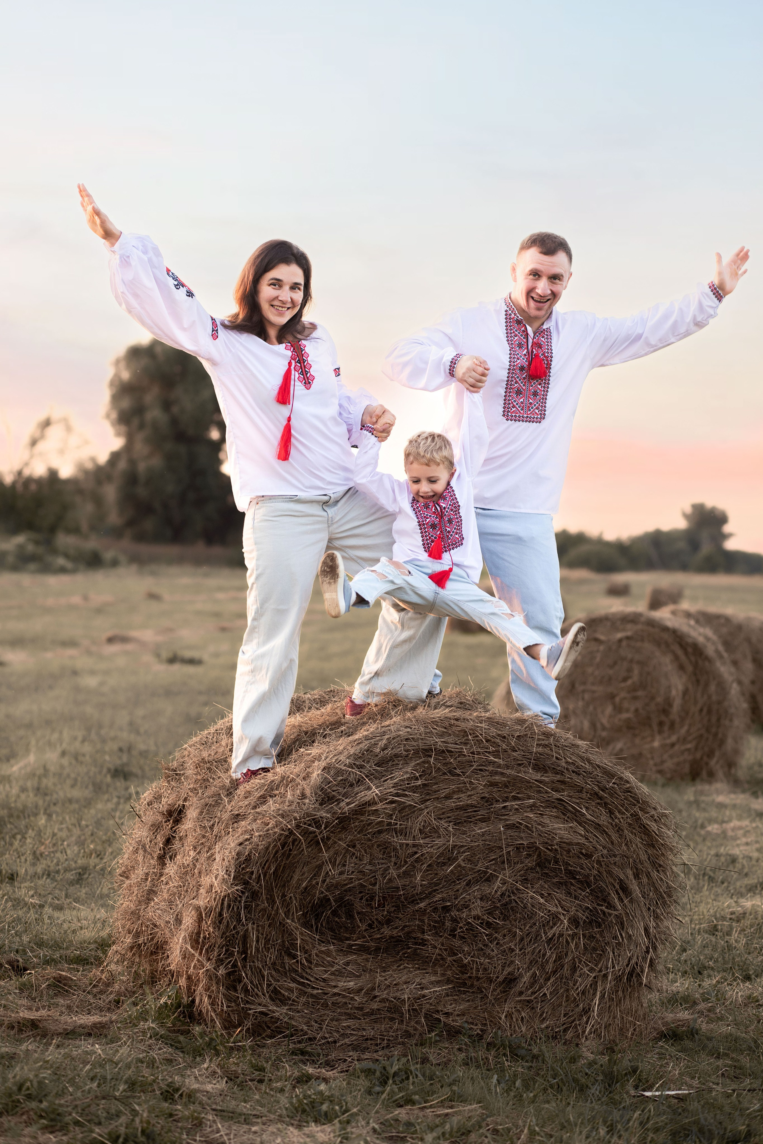 Сімейна фотопрогулянка полем. Сімейний та дитячий фотограф Київ, Ірпінь, Буча — Галина Пивоварова