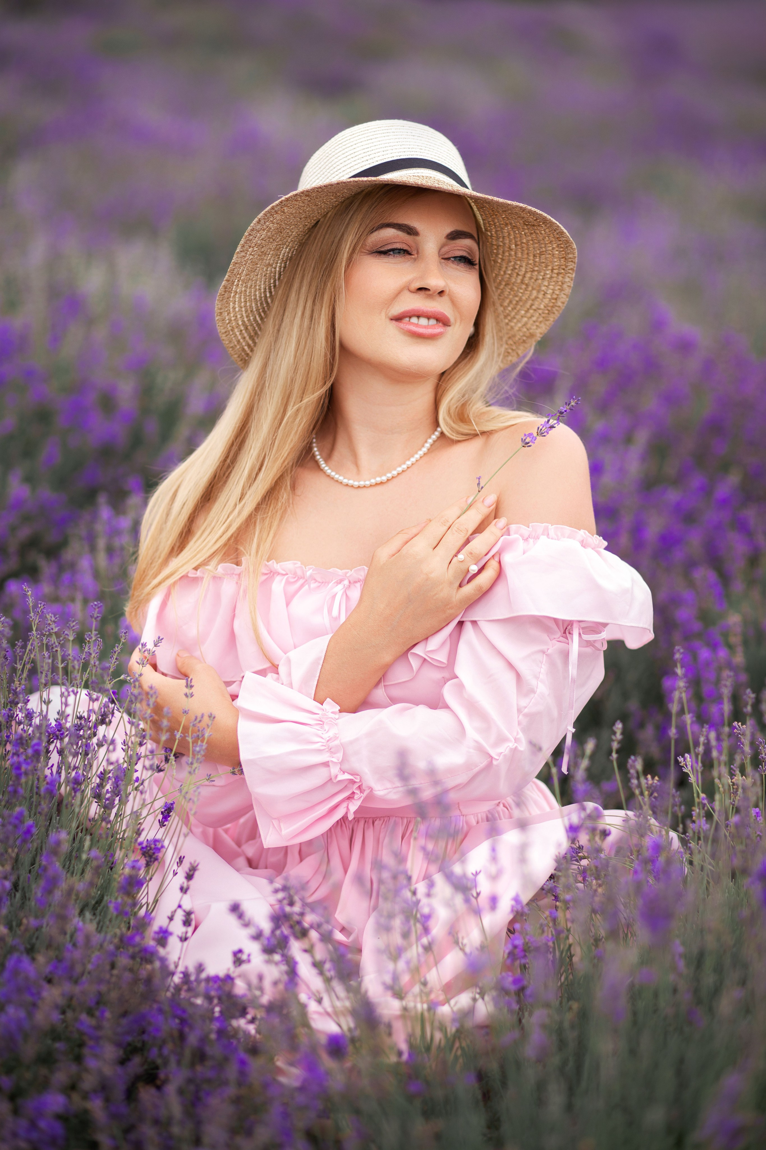 Жіноча фотопрогулянка по лавандовому саду з Настею. Сімейний та дитячий фотограф Київ, Ірпінь, Буча — Галина Пивоварова