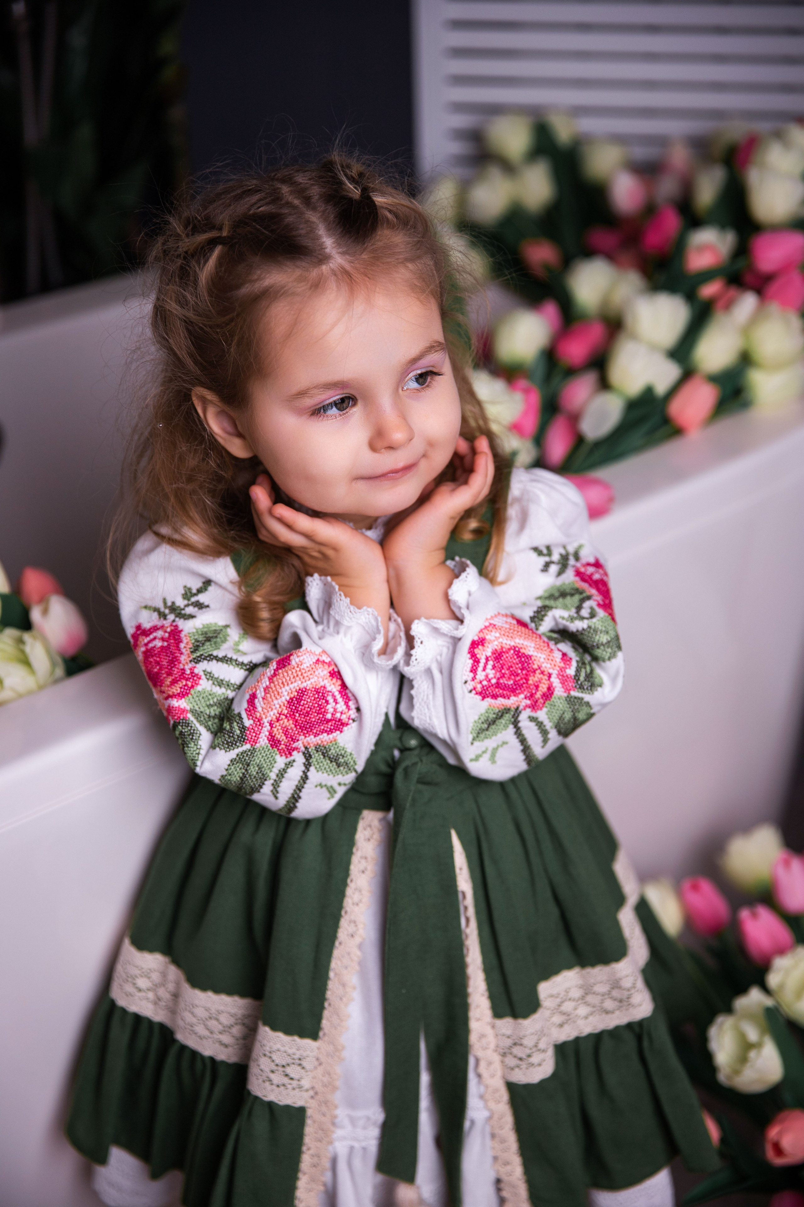 Дитяча весняна зйомка з Улечкою «Дівчата - вони такі дівчата». Сімейний та дитячий фотограф Київ, Ірпінь, Буча — Галина Пивоварова