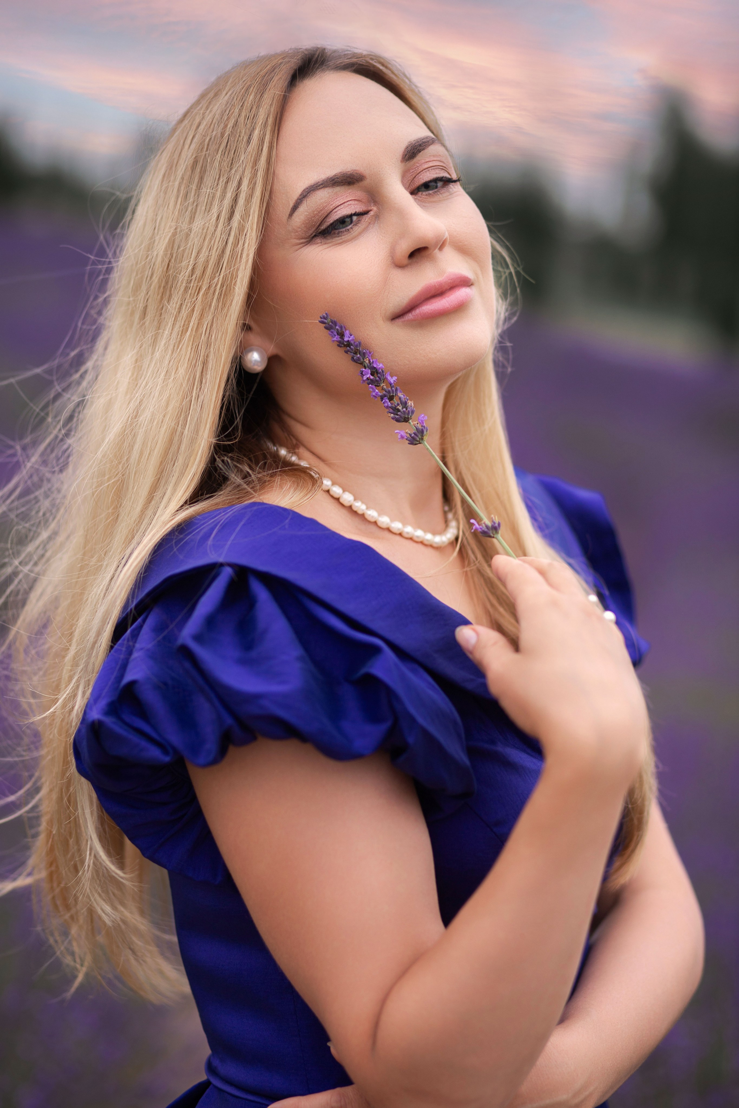 Жіноча фотопрогулянка по лавандовому саду з Настею. Сімейний та дитячий фотограф Київ, Ірпінь, Буча — Галина Пивоварова