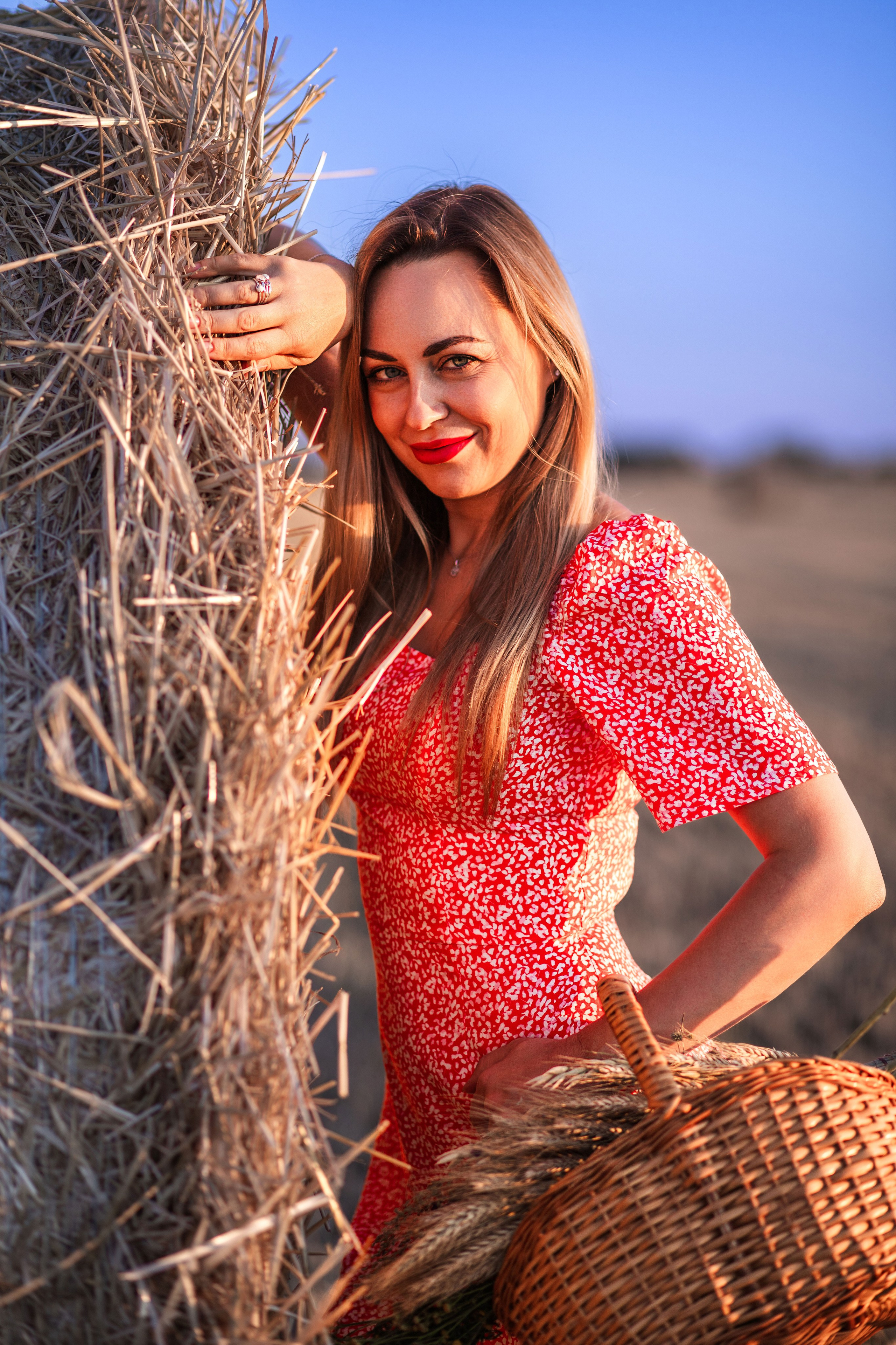 Фотопрогулянка пшеничним полем з Анастасією. Сімейний та дитячий фотограф Київ, Ірпінь, Буча — Галина Пивоварова