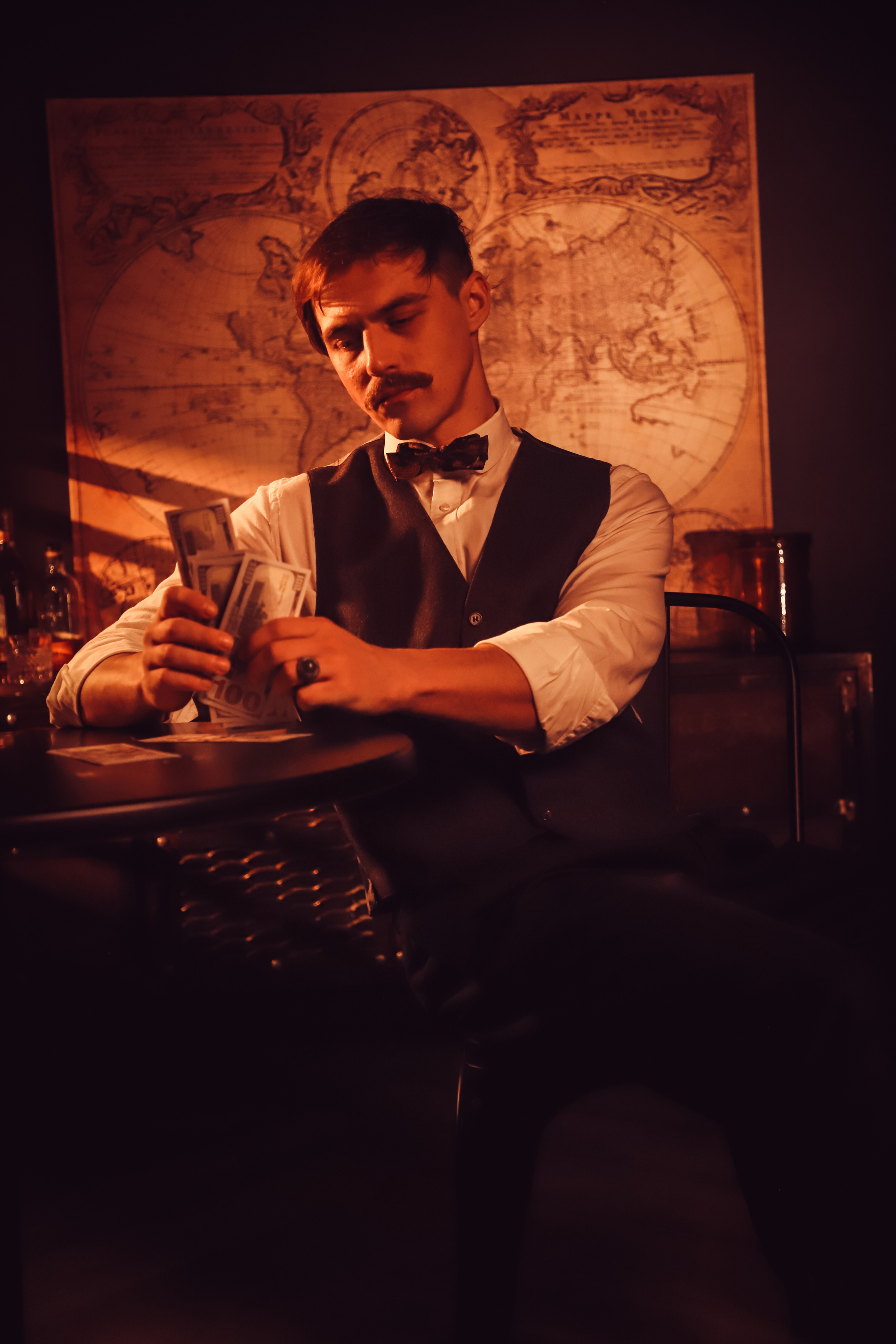 Чоловіча фотозйомка «Гострі картузи». Сімейний та дитячий фотограф Київ, Ірпінь, Буча — Галина Пивоварова