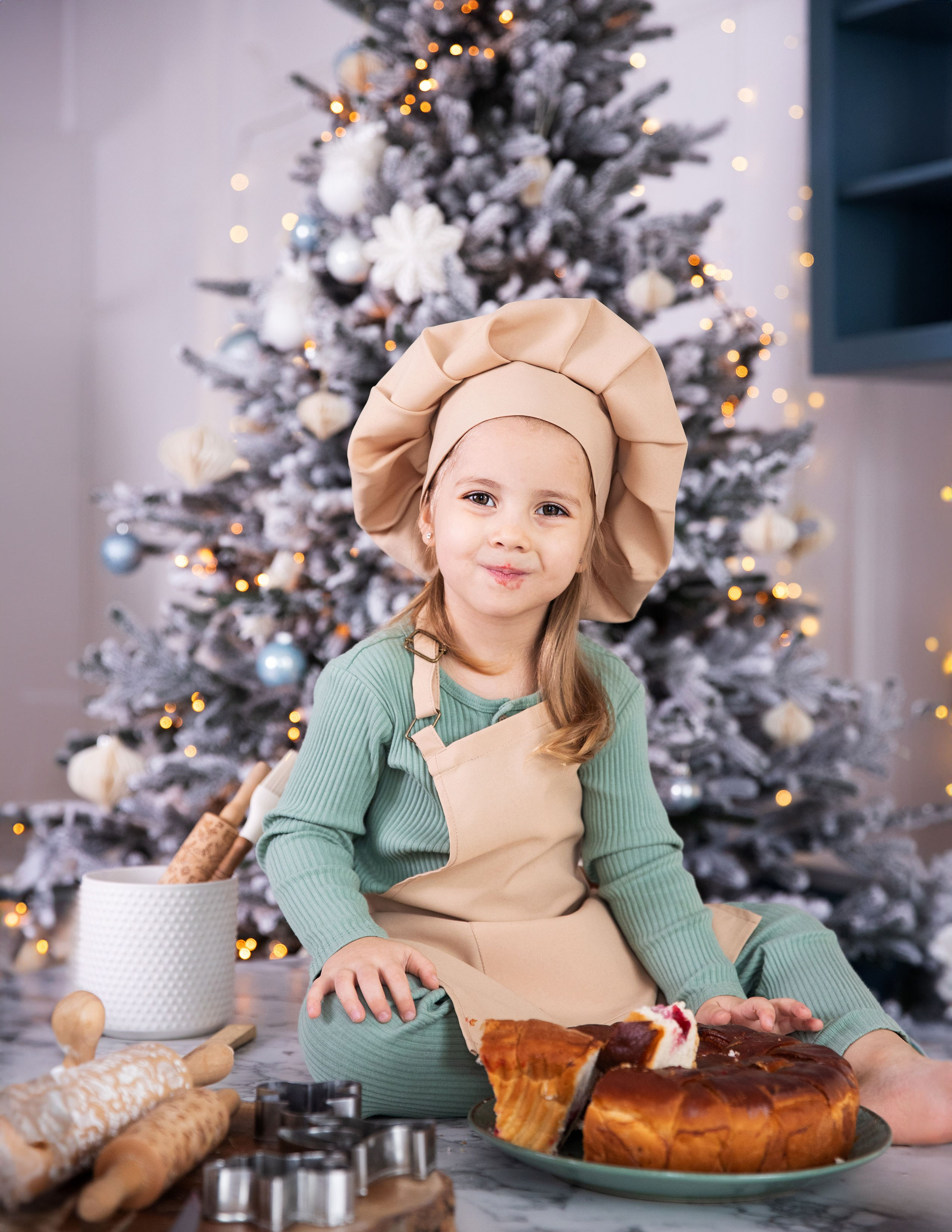Новорічна сімейна фотозйомка «Свята починаються з кухні». Сімейний та дитячий фотограф Київ, Ірпінь, Буча — Галина Пивоварова