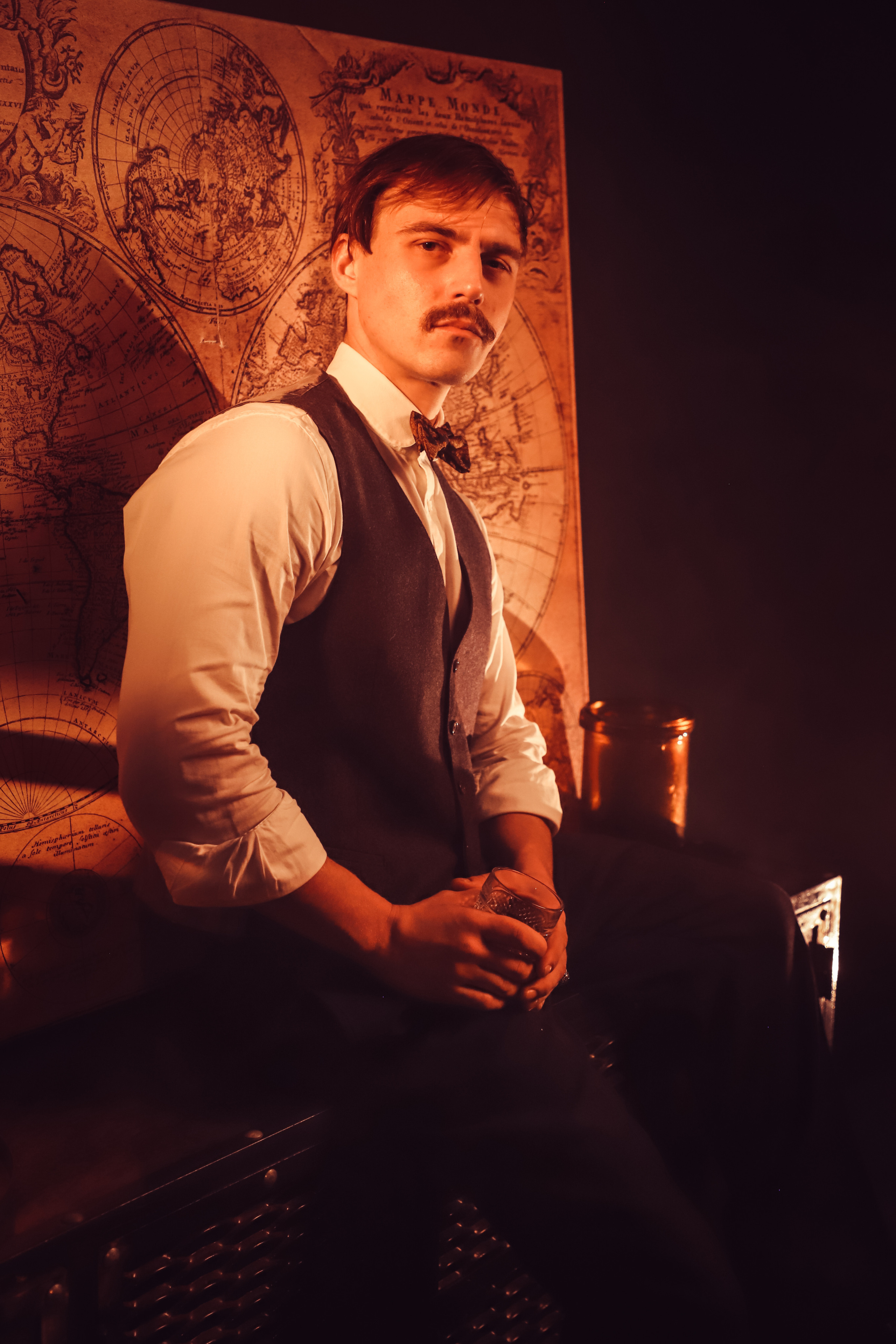 Чоловіча фотозйомка «Гострі картузи». Сімейний та дитячий фотограф Київ, Ірпінь, Буча — Галина Пивоварова