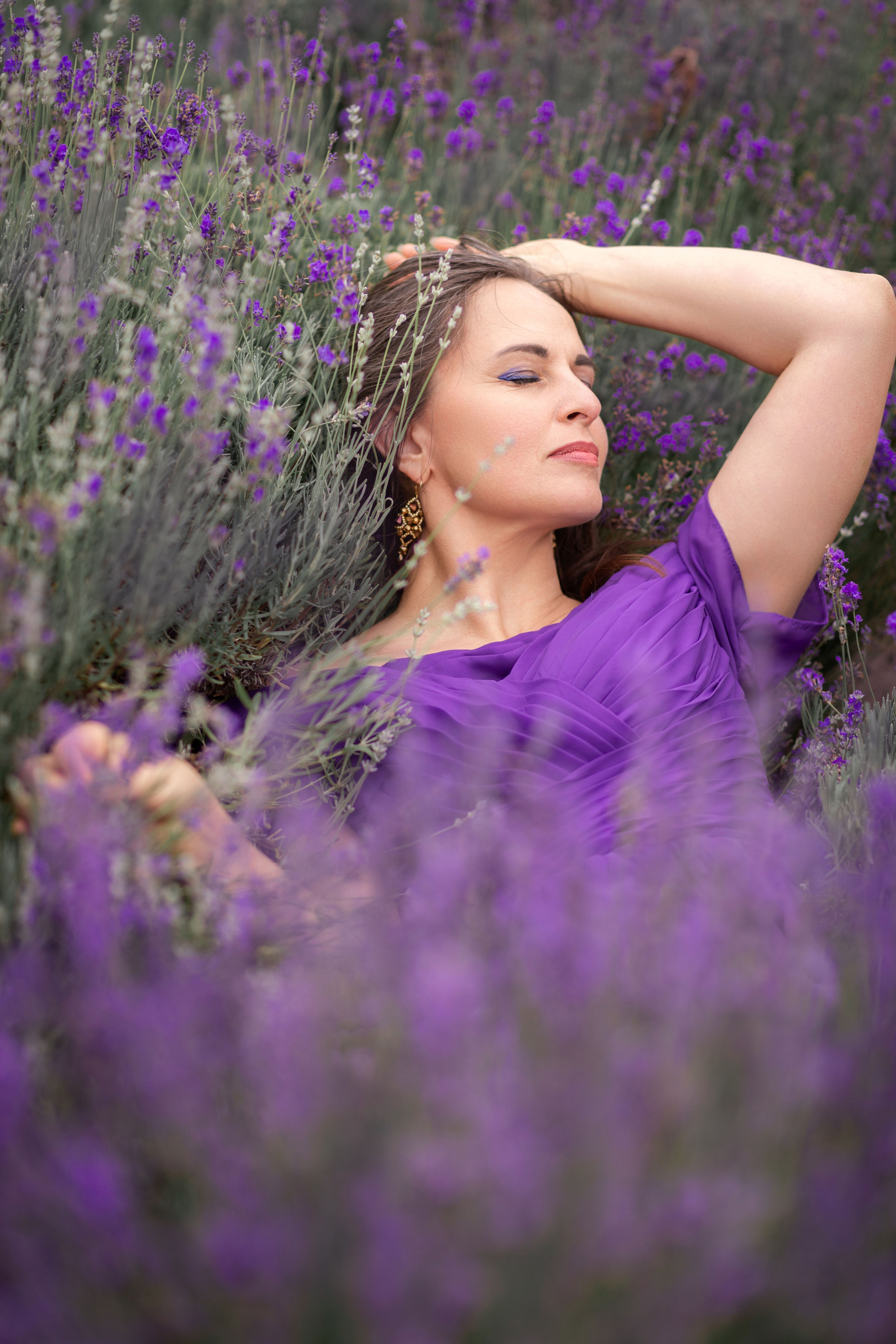 Жіноча фотозйомка в лаванді «Місцевий Прованс». Сімейний та дитячий фотограф Київ, Ірпінь, Буча — Галина Пивоварова