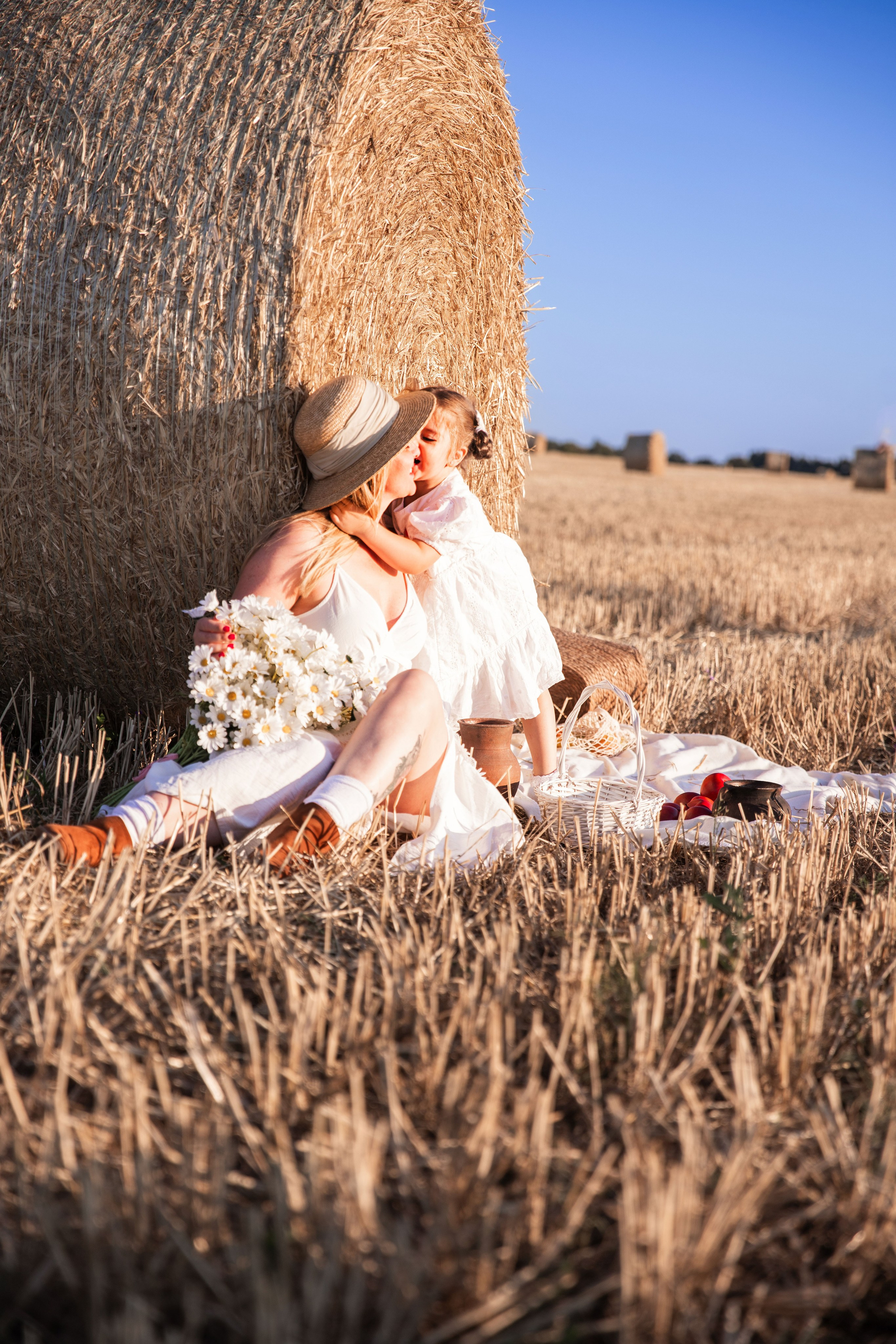 Дитяча фотозйомка в пшеничному полі. Сімейний та дитячий фотограф Київ, Ірпінь, Буча — Галина Пивоварова