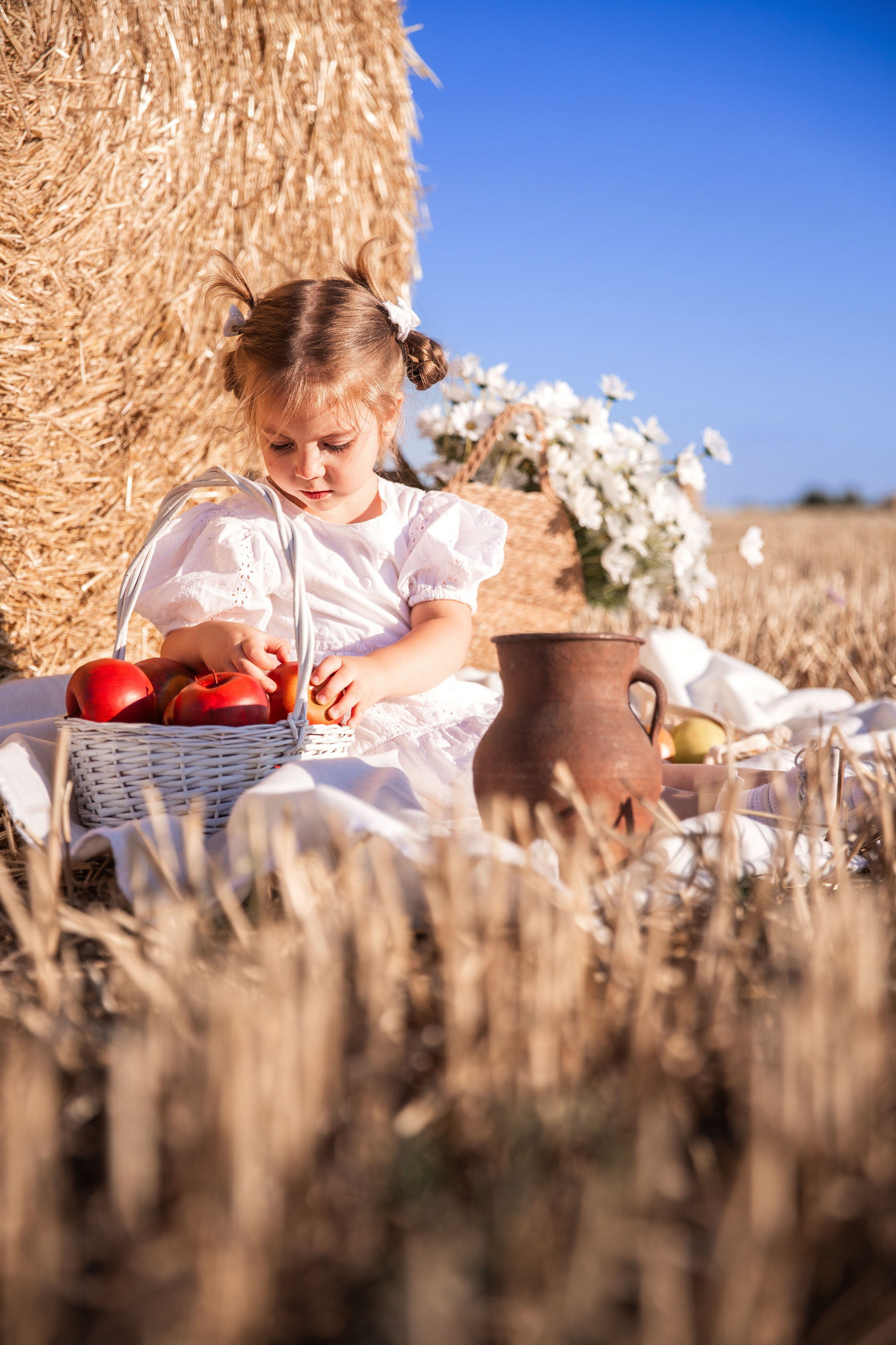 Дитяча фотозйомка в пшеничному полі. Сімейний та дитячий фотограф Київ, Ірпінь, Буча — Галина Пивоварова