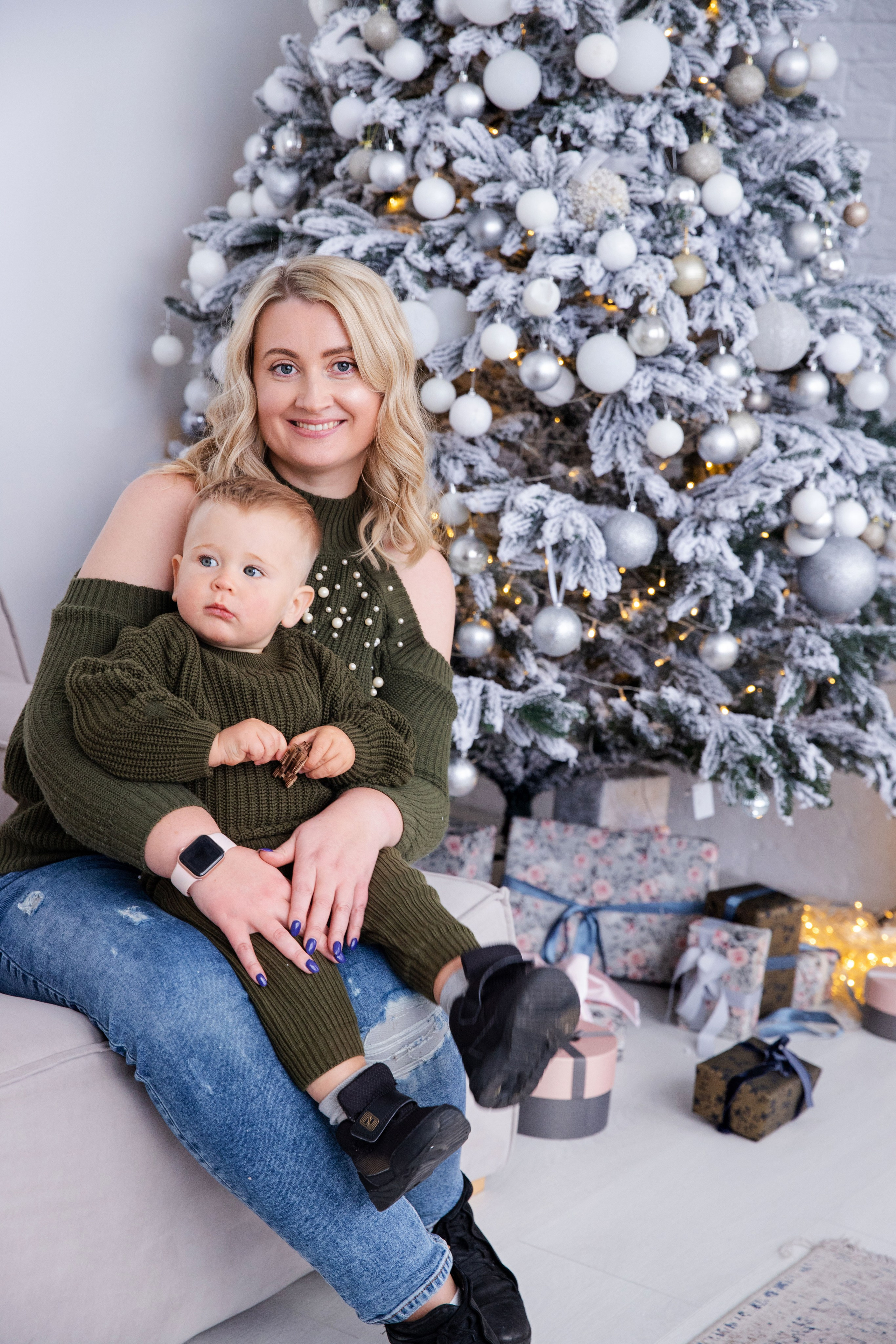 Новорічна зйомка Олени з малюком. Сімейний та дитячий фотограф Київ, Ірпінь, Буча — Галина Пивоварова