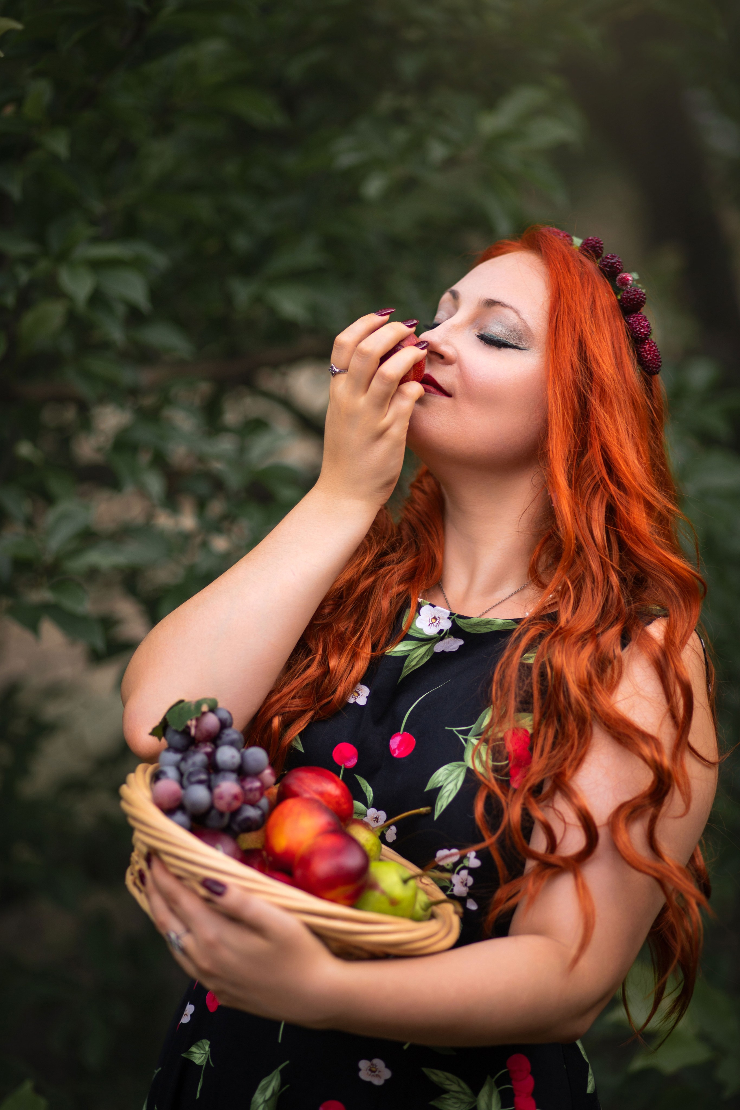 Жіноча фотозйомка з Марією «Краса стиглих фруктів». Сімейний та дитячий фотограф Київ, Ірпінь, Буча — Галина Пивоварова