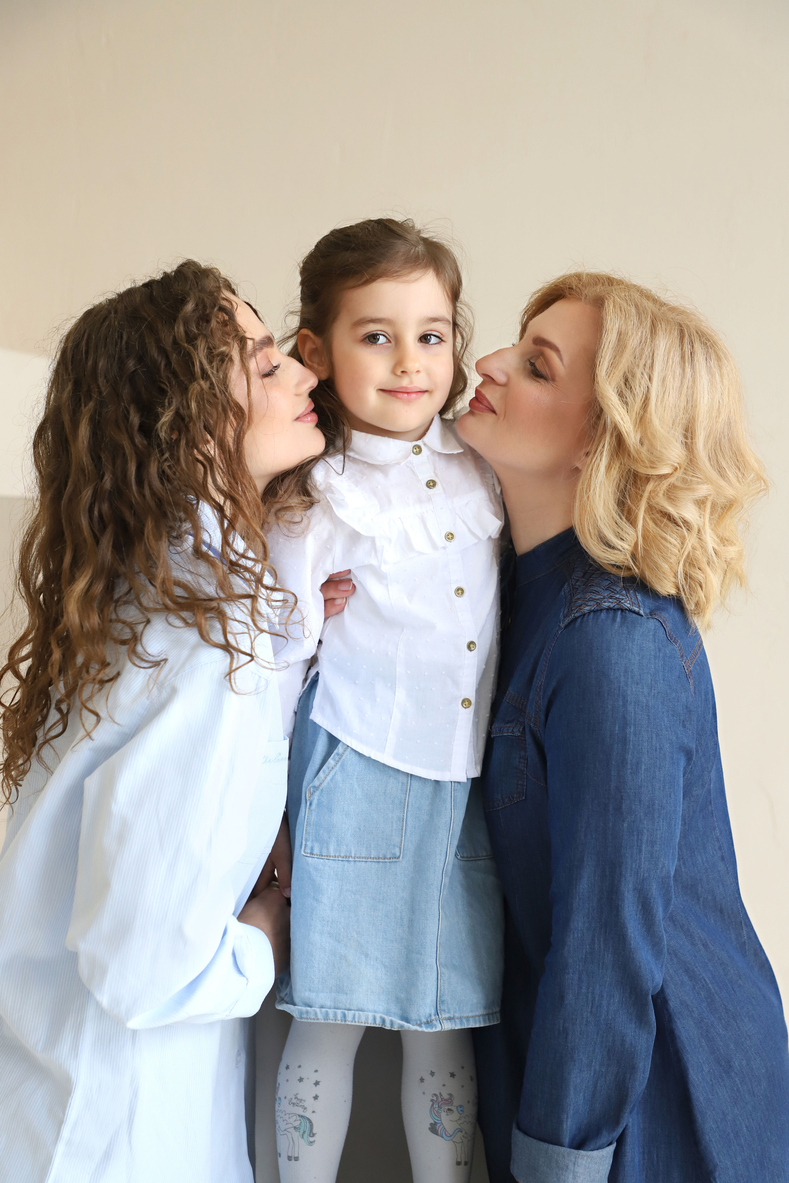 Сімейна фотозйомка «Дві мами, дві донечки». Сімейний та дитячий фотограф Київ, Ірпінь, Буча — Галина Пивоварова