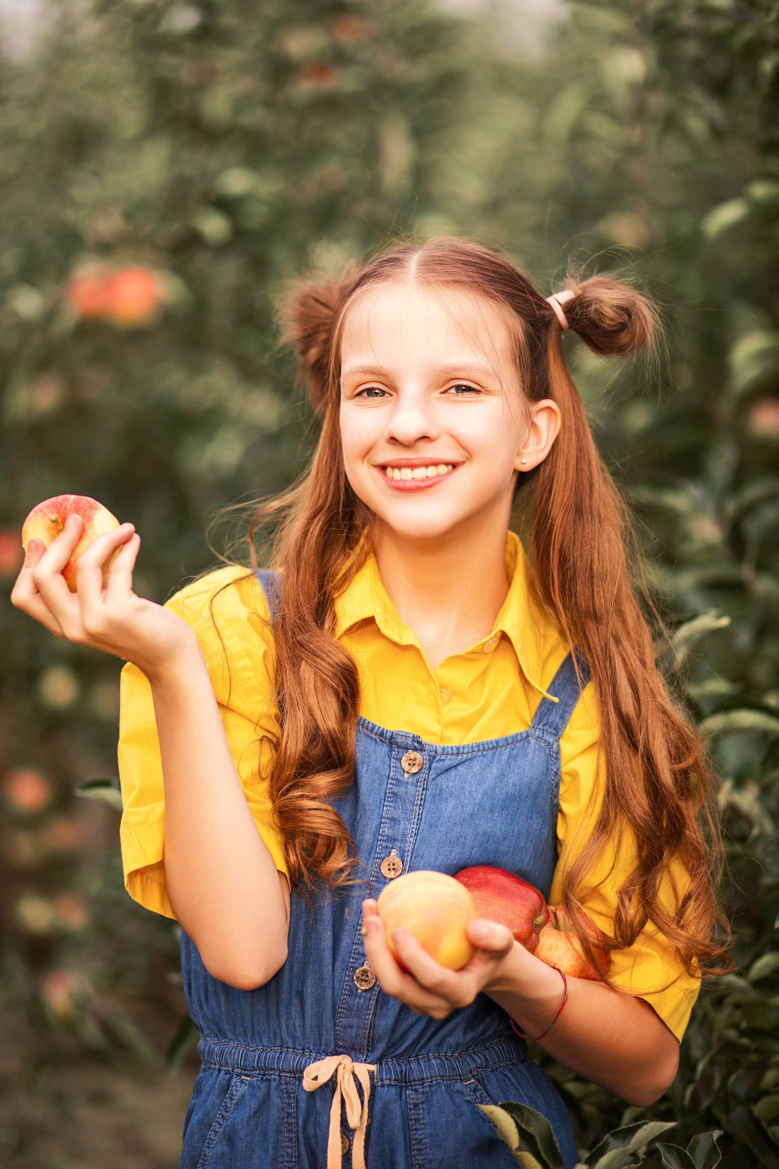 Дитяча фотозйомка в яблуневому саду. Сімейний та дитячий фотограф Київ, Ірпінь, Буча — Галина Пивоварова