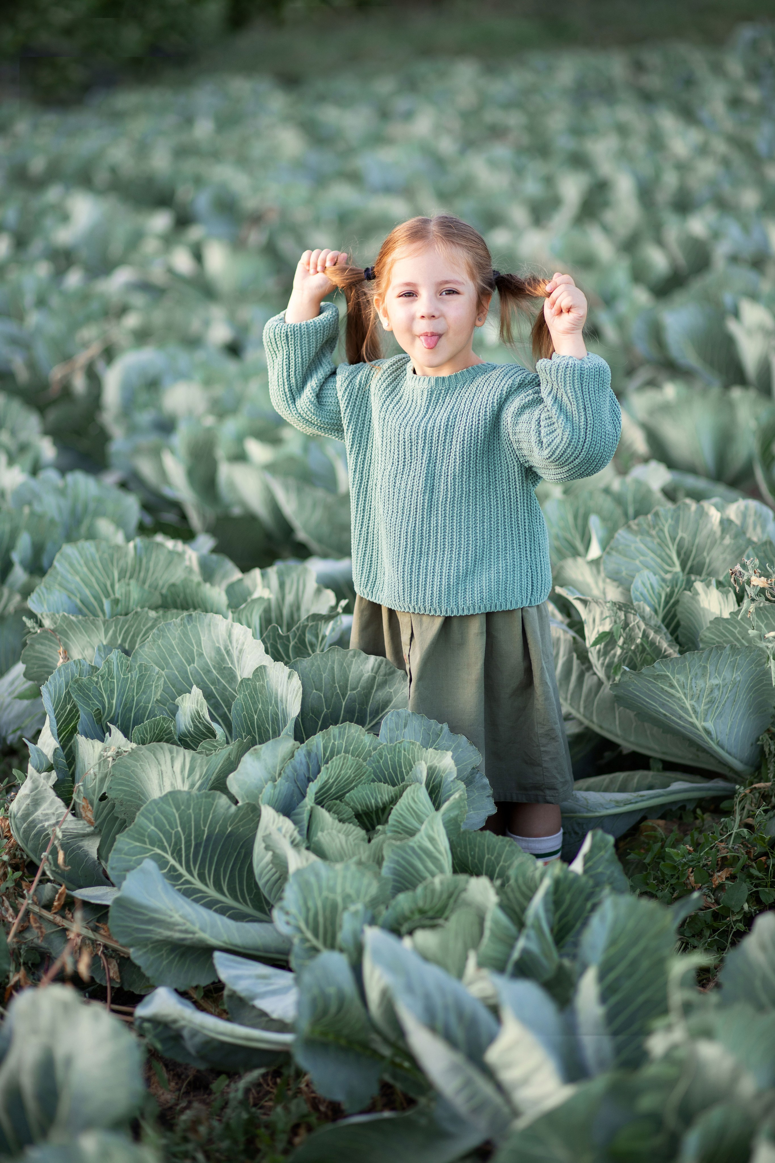 Дитяча фотозйомка в капусті з Машею. Сімейний та дитячий фотограф Київ, Ірпінь, Буча — Галина Пивоварова