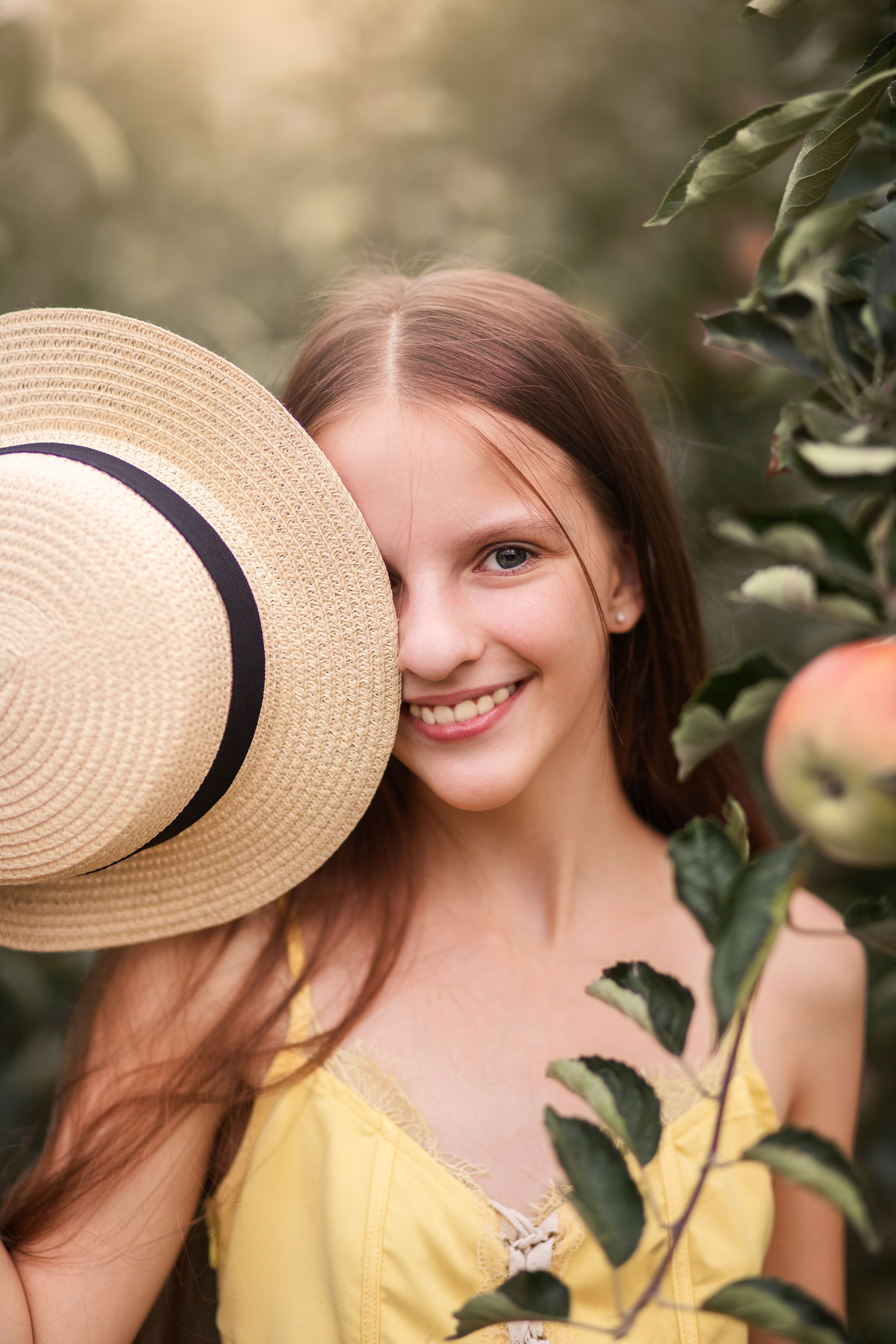 Дитяча фотозйомка в яблуневому саду. Сімейний та дитячий фотограф Київ, Ірпінь, Буча — Галина Пивоварова