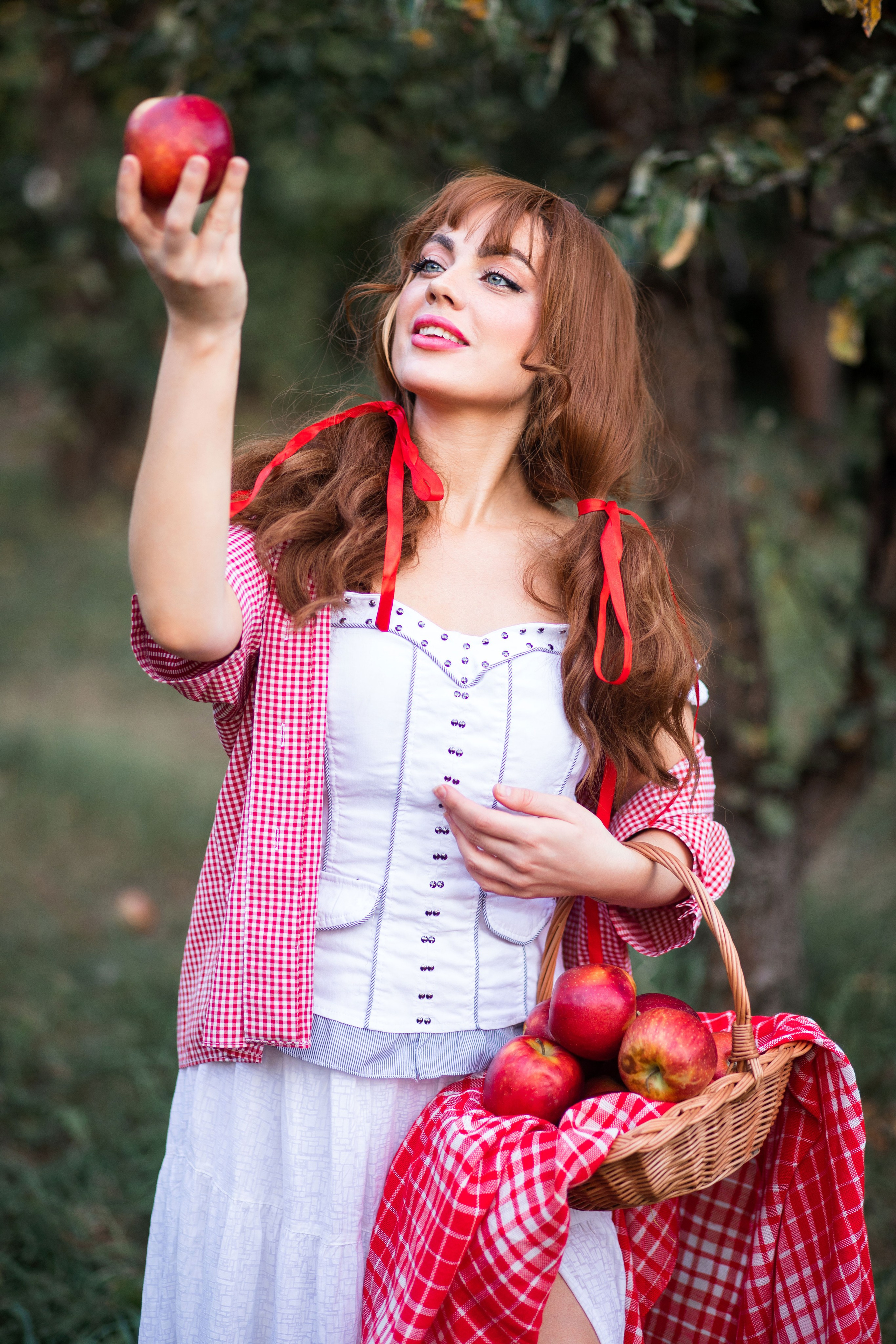 Фотозйомка в осінньому яблуневому саду. Сімейний та дитячий фотограф Київ, Ірпінь, Буча — Галина Пивоварова