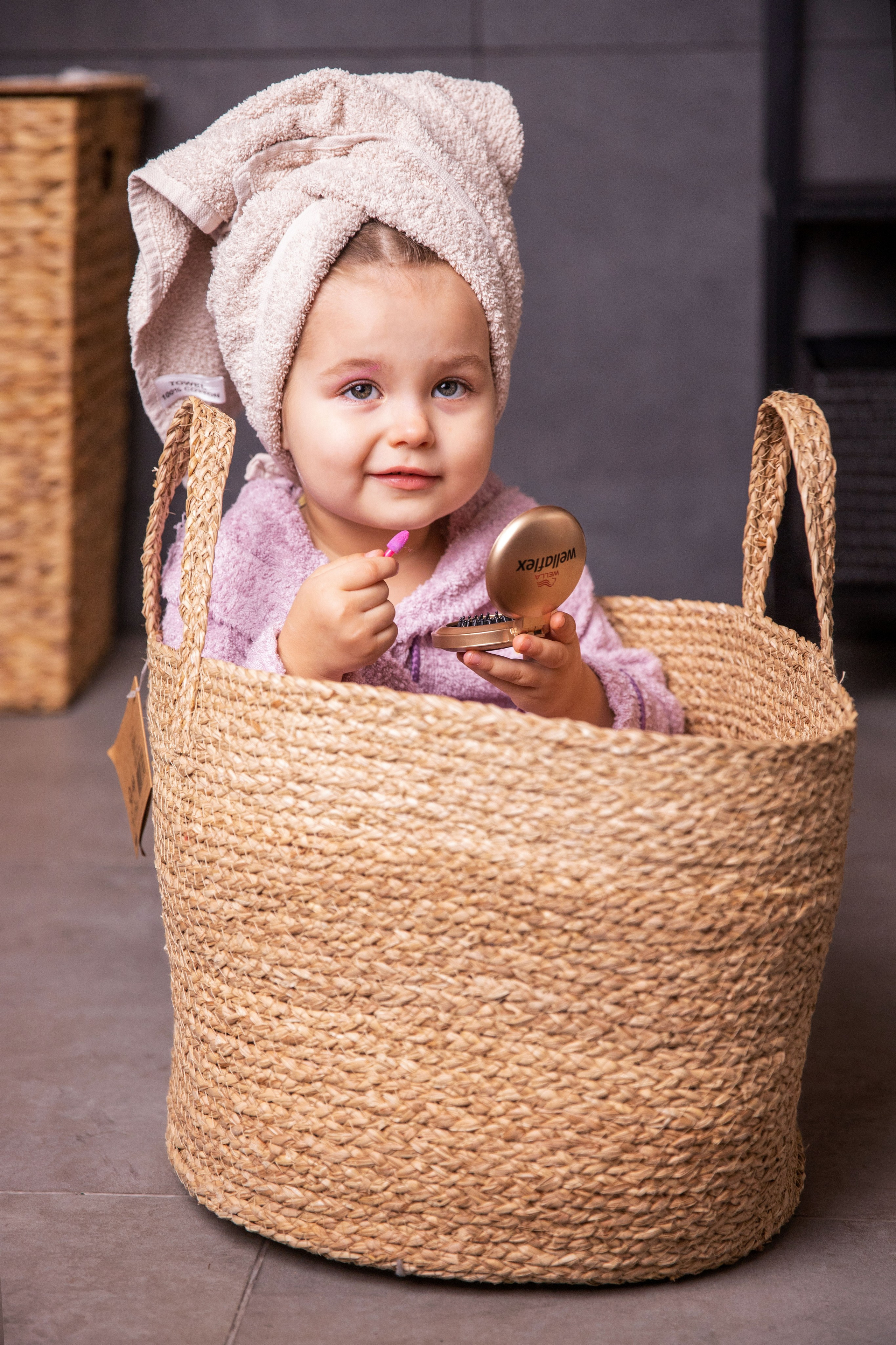 Дитяча весняна зйомка з Улечкою «Дівчата - вони такі дівчата». Сімейний та дитячий фотограф Київ, Ірпінь, Буча — Галина Пивоварова