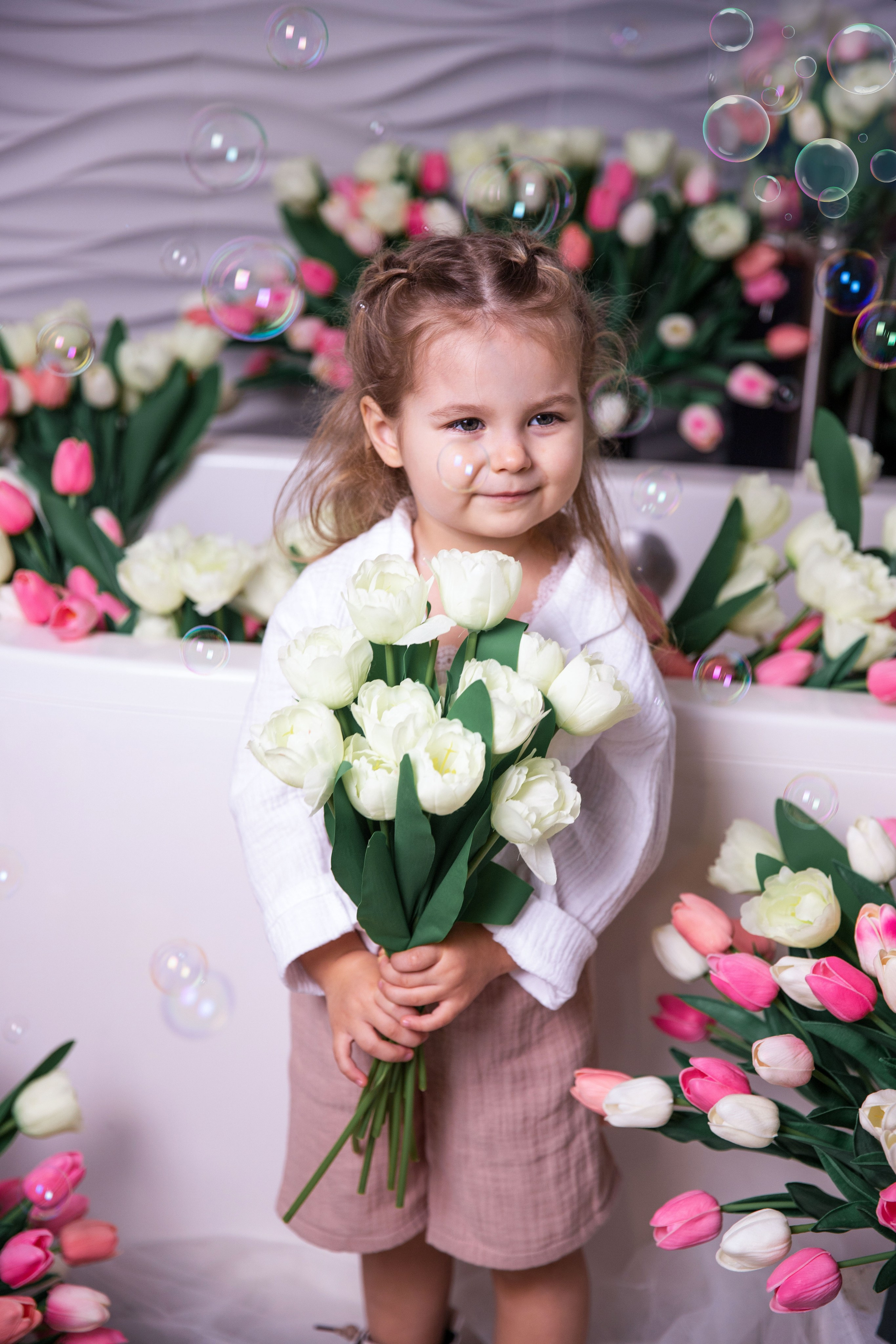 Дитяча весняна зйомка з Улечкою «Дівчата - вони такі дівчата». Сімейний та дитячий фотограф Київ, Ірпінь, Буча — Галина Пивоварова