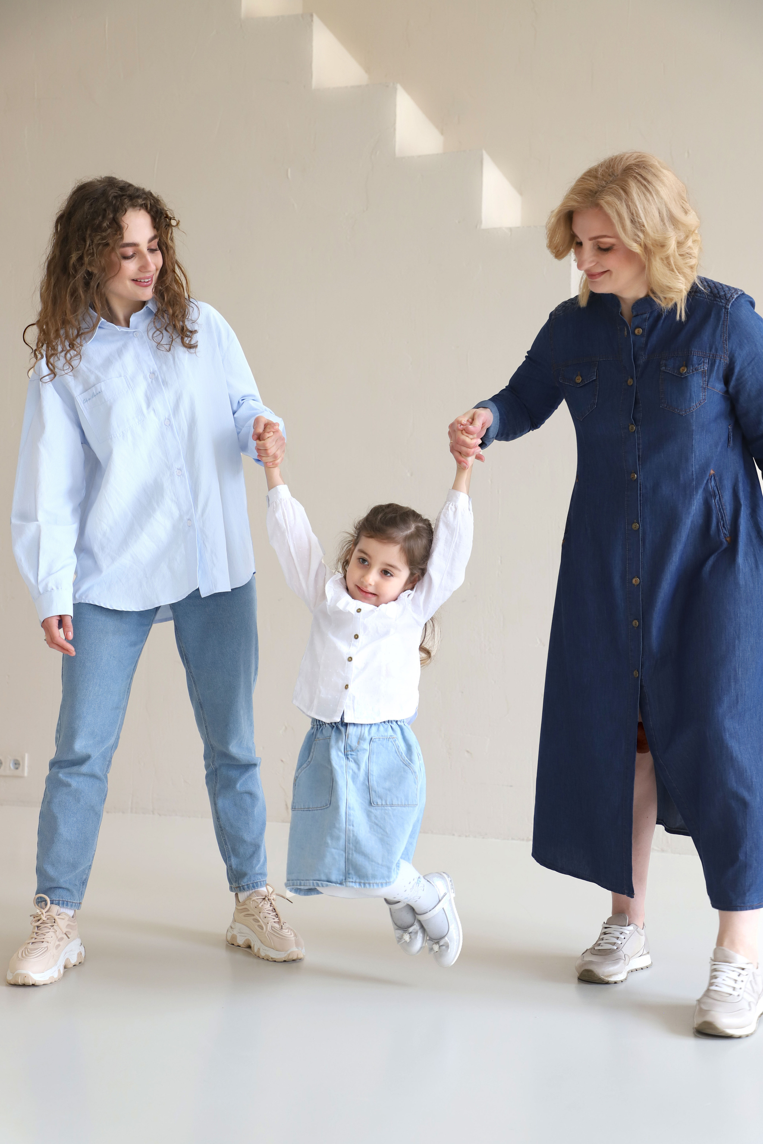 Сімейна фотозйомка «Дві мами, дві донечки». Сімейний та дитячий фотограф Київ, Ірпінь, Буча — Галина Пивоварова