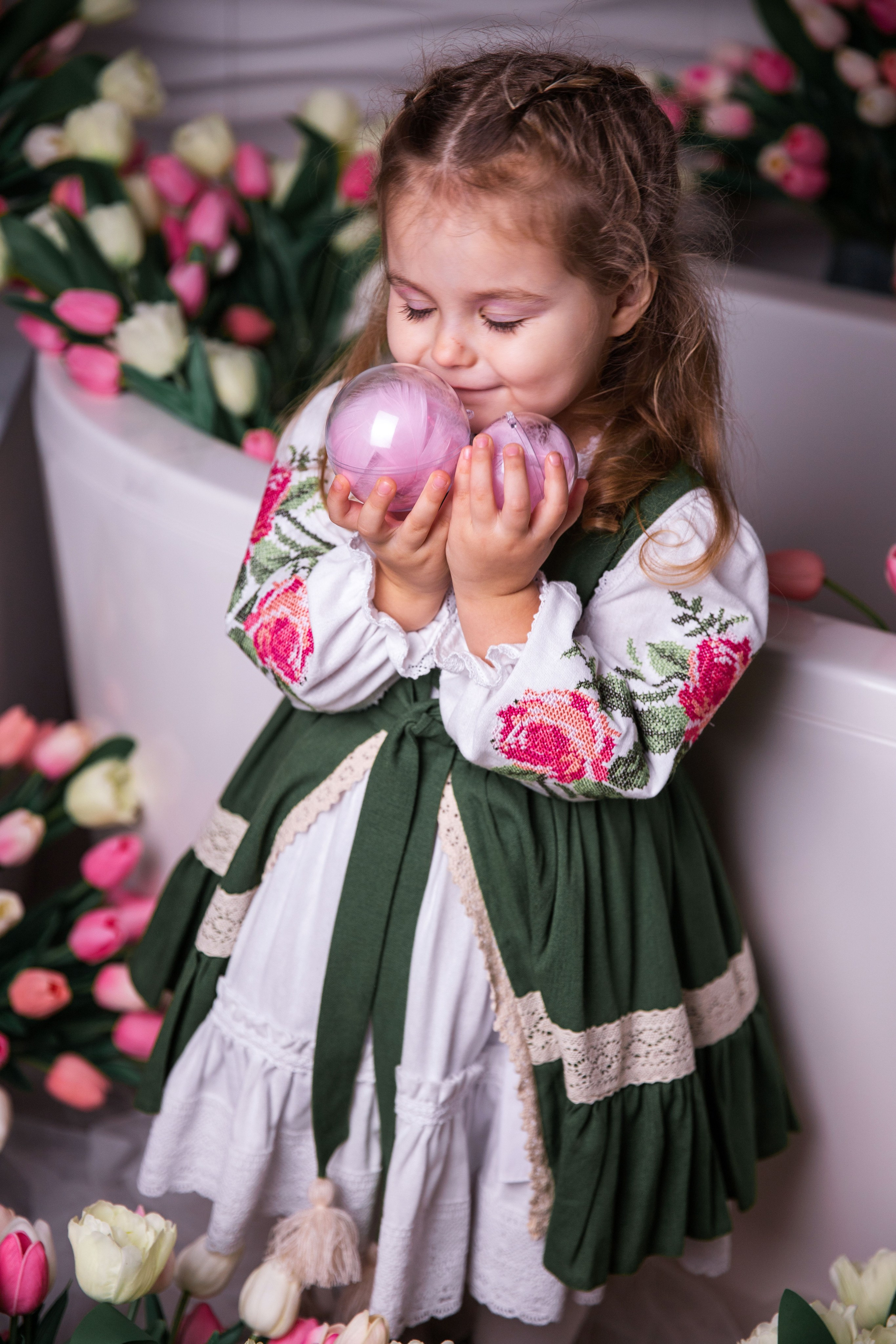 Дитяча весняна зйомка з Улечкою «Дівчата - вони такі дівчата». Сімейний та дитячий фотограф Київ, Ірпінь, Буча — Галина Пивоварова