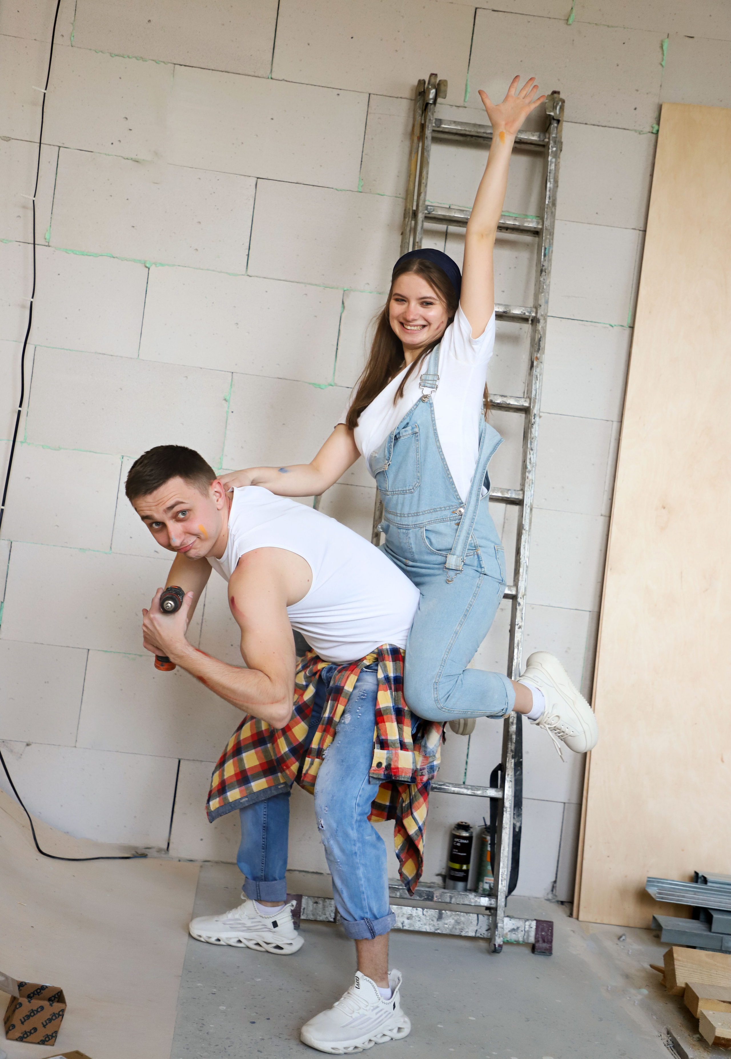 Фотосесія Lovestory Діани та Михайла в процесі ремонту. Сімейний та дитячий фотограф Київ, Ірпінь, Буча — Галина Пивоварова