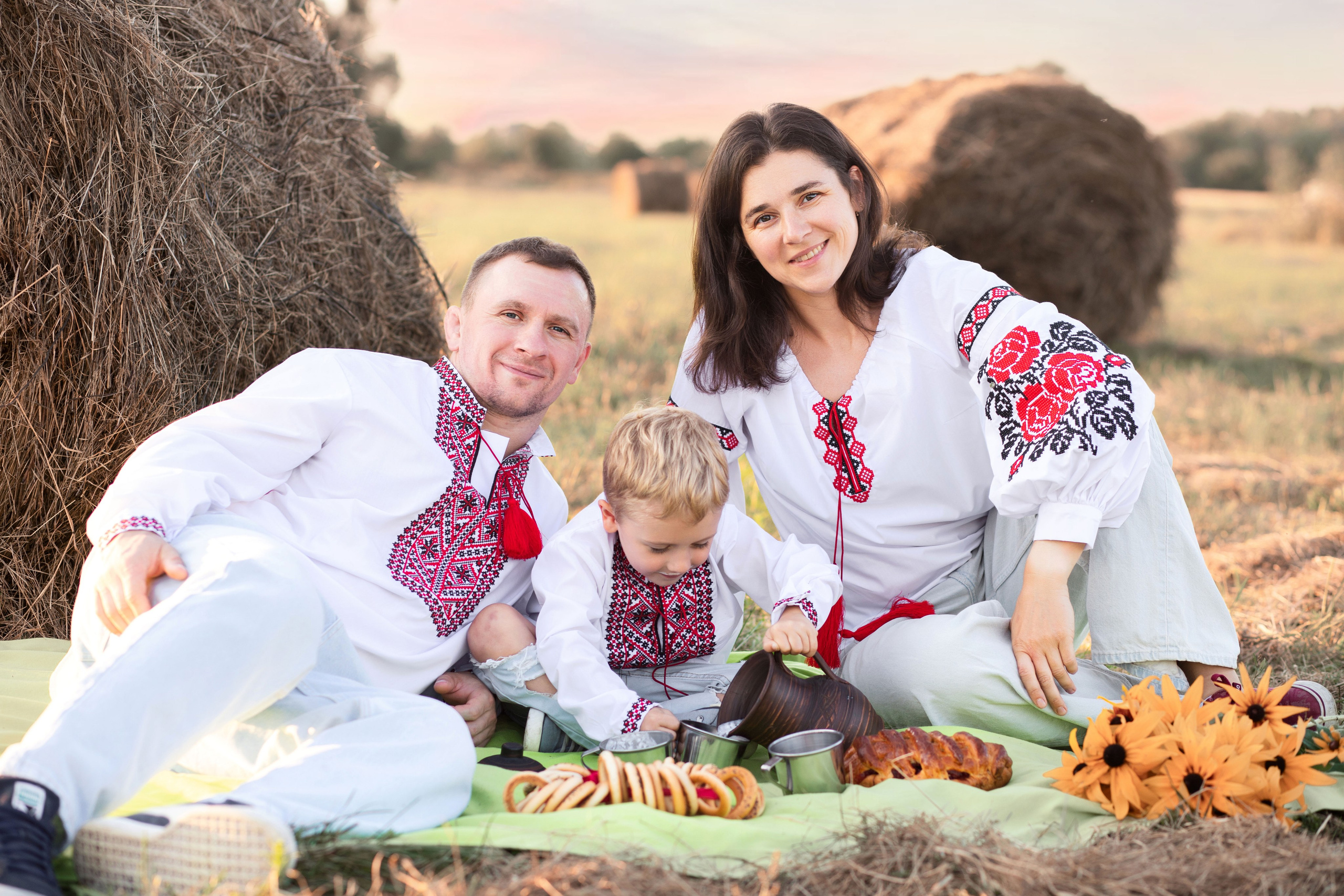 Сімейна фотопрогулянка полем. Сімейний та дитячий фотограф Київ, Ірпінь, Буча — Галина Пивоварова