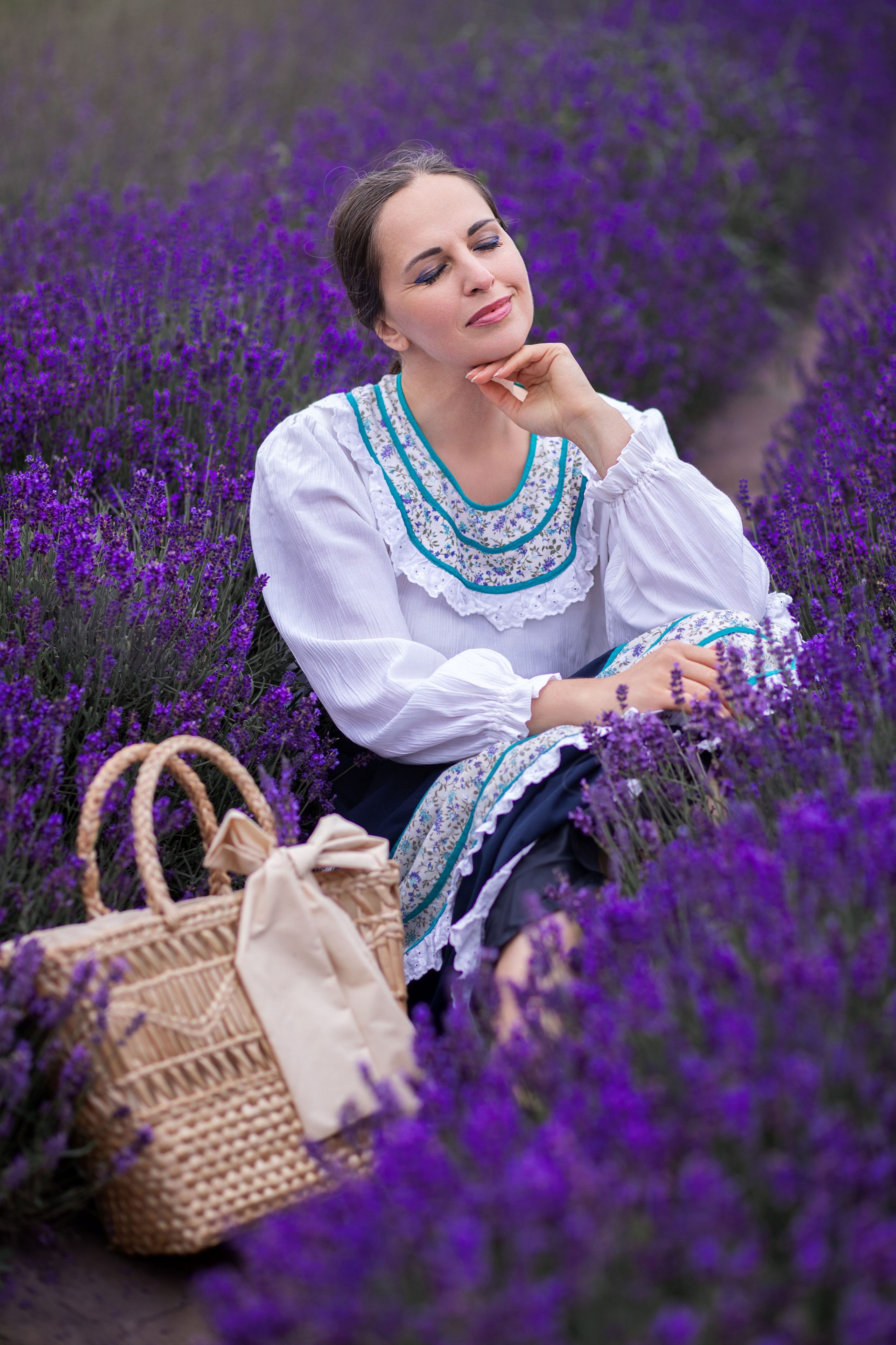 Жіноча фотозйомка в лаванді «Місцевий Прованс». Сімейний та дитячий фотограф Київ, Ірпінь, Буча — Галина Пивоварова