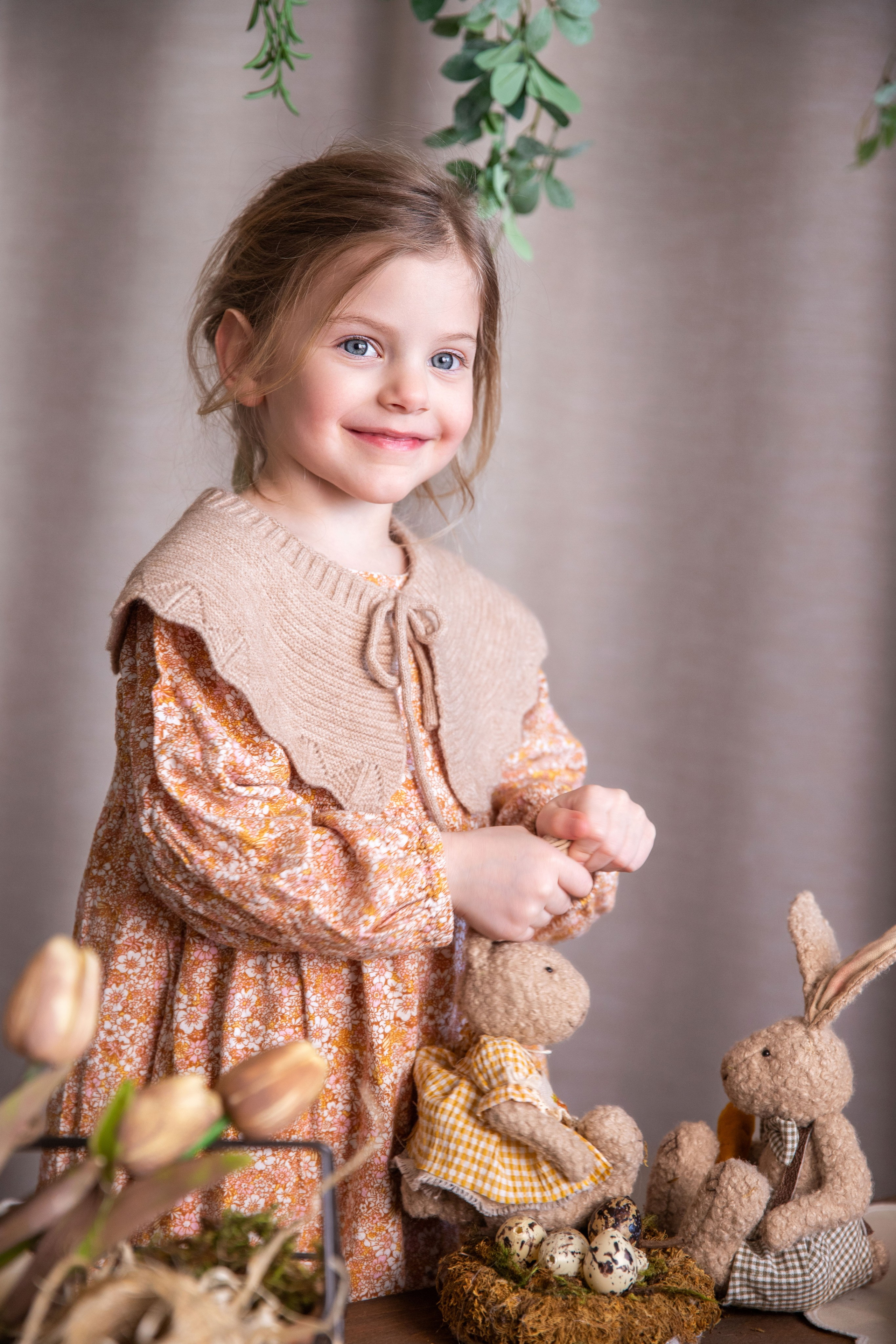 Дитяча пасхальна фотозйомка з кроликом. Сімейний та дитячий фотограф Київ, Ірпінь, Буча — Галина Пивоварова
