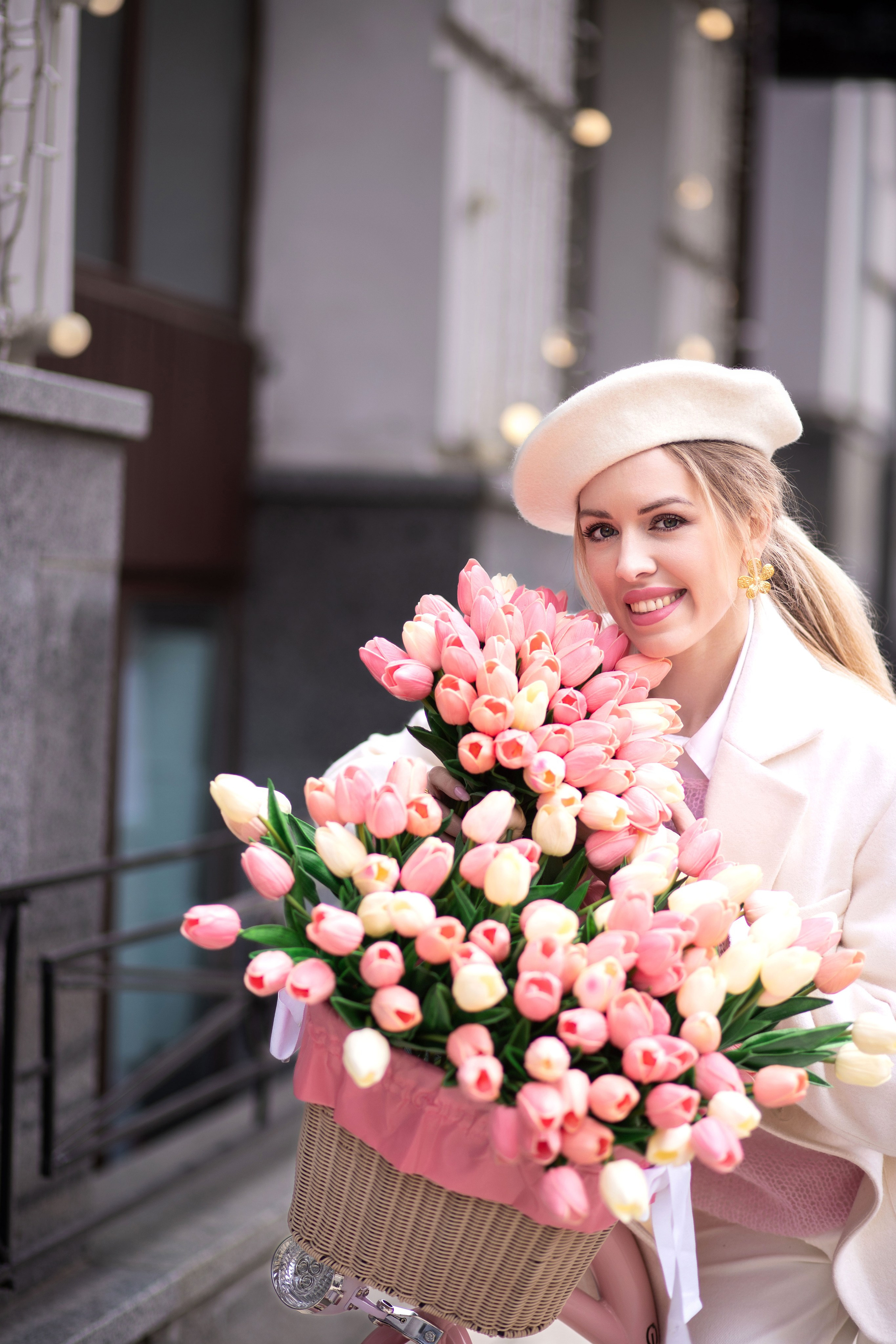 Весняна фотопрогулянка вулицями міста з Машею. Сімейний та дитячий фотограф Київ, Ірпінь, Буча — Галина Пивоварова