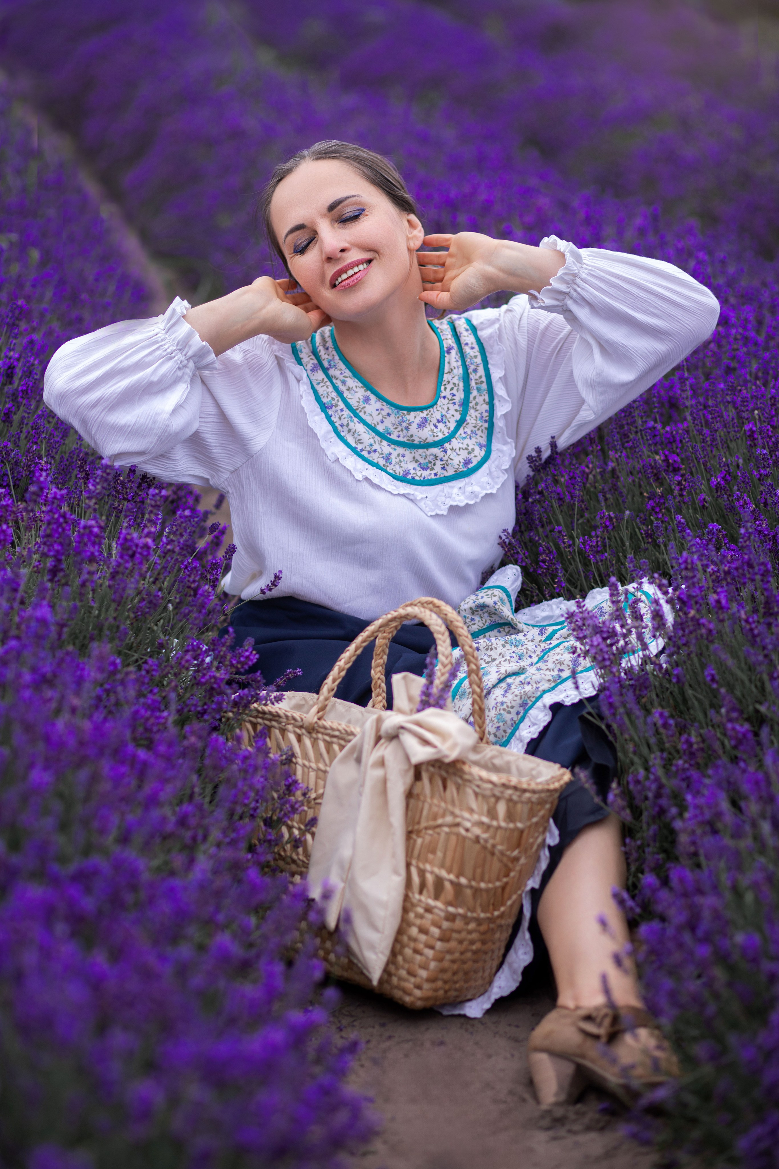 Жіноча фотозйомка в лаванді «Місцевий Прованс». Сімейний та дитячий фотограф Київ, Ірпінь, Буча — Галина Пивоварова