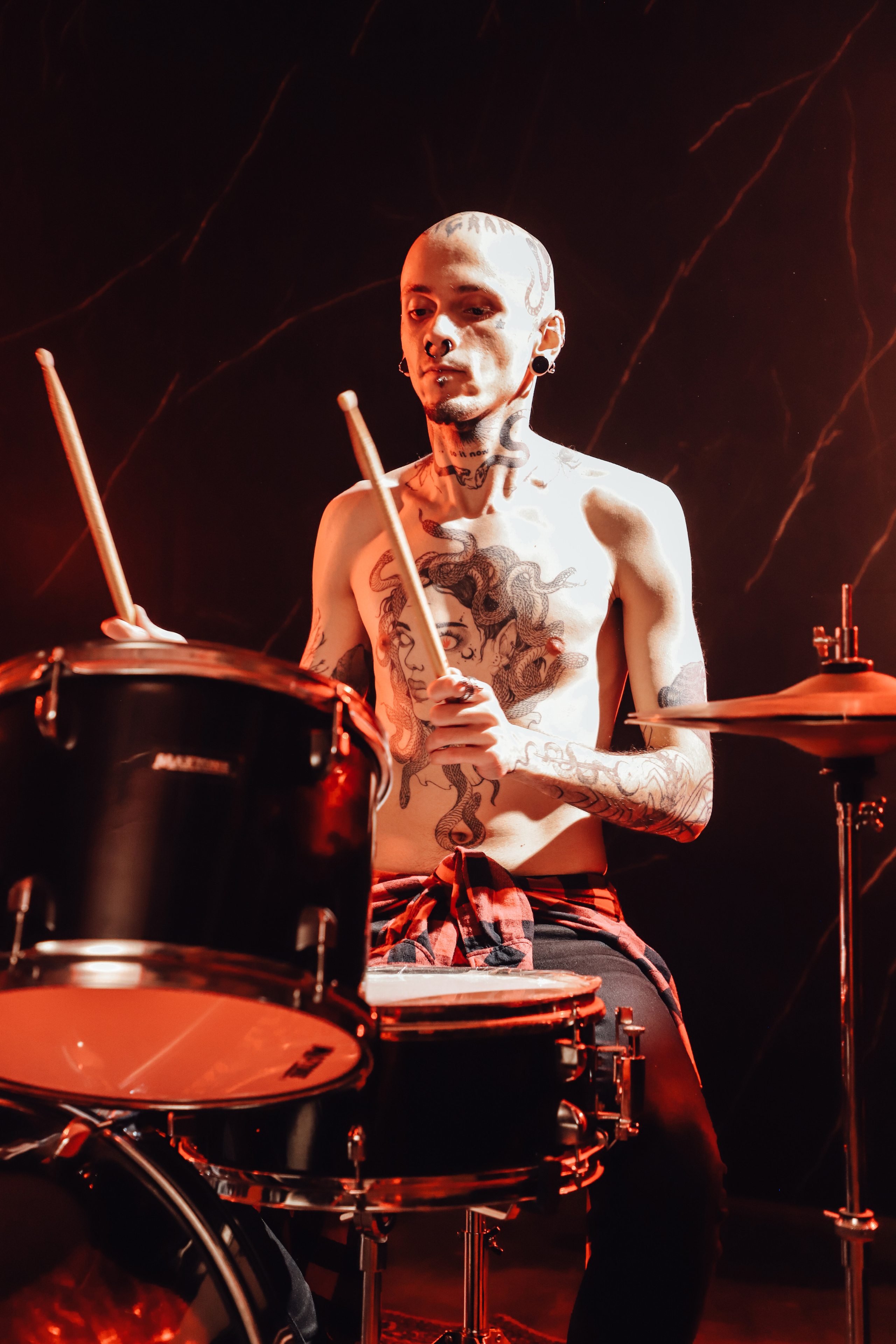 Фотосесія з барабанами «І музика може стати зброєю». Сімейний та дитячий фотограф Київ, Ірпінь, Буча — Галина Пивоварова