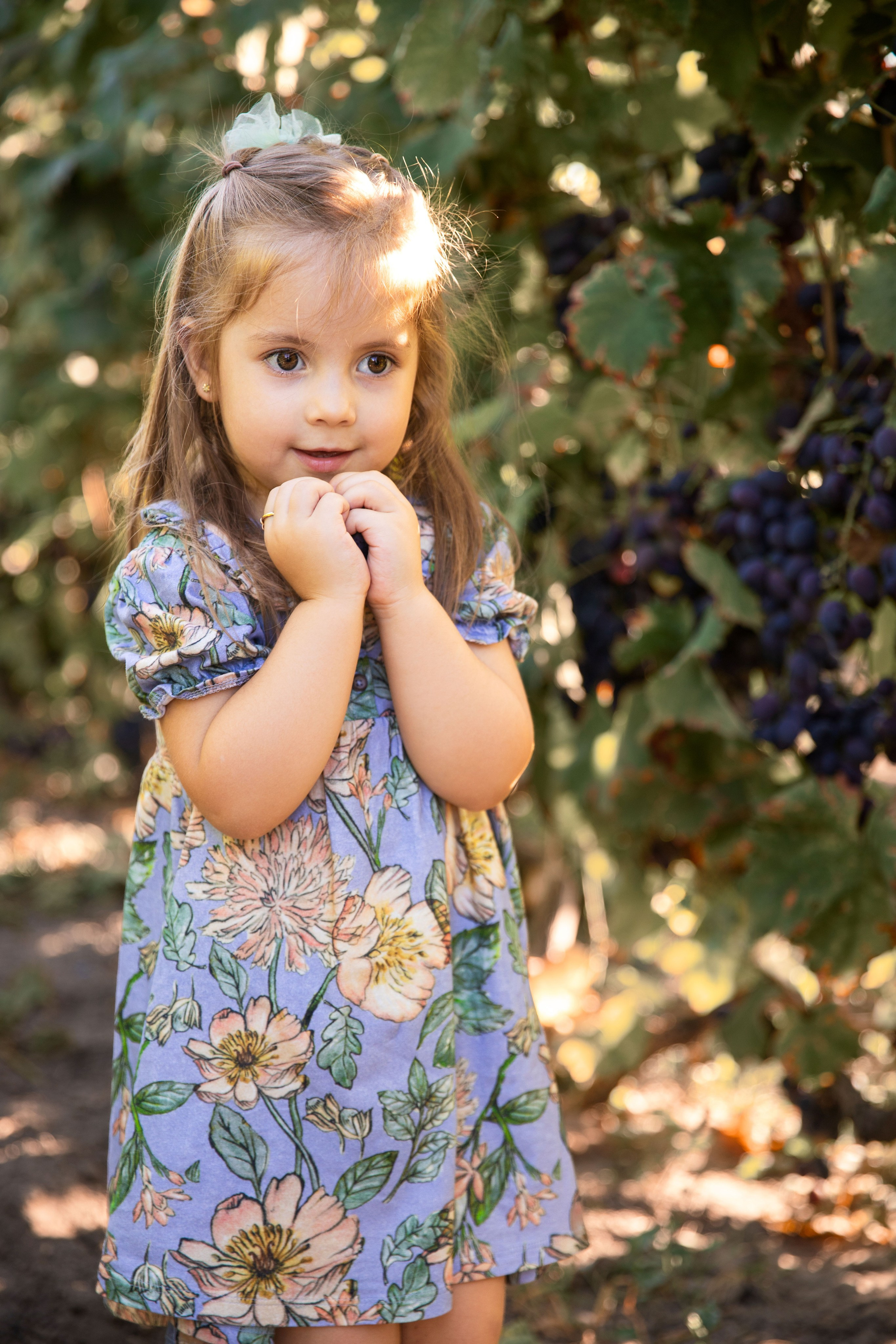 Дитяча фотозйомка в фруктових садах. Сімейний та дитячий фотограф Київ, Ірпінь, Буча — Галина Пивоварова
