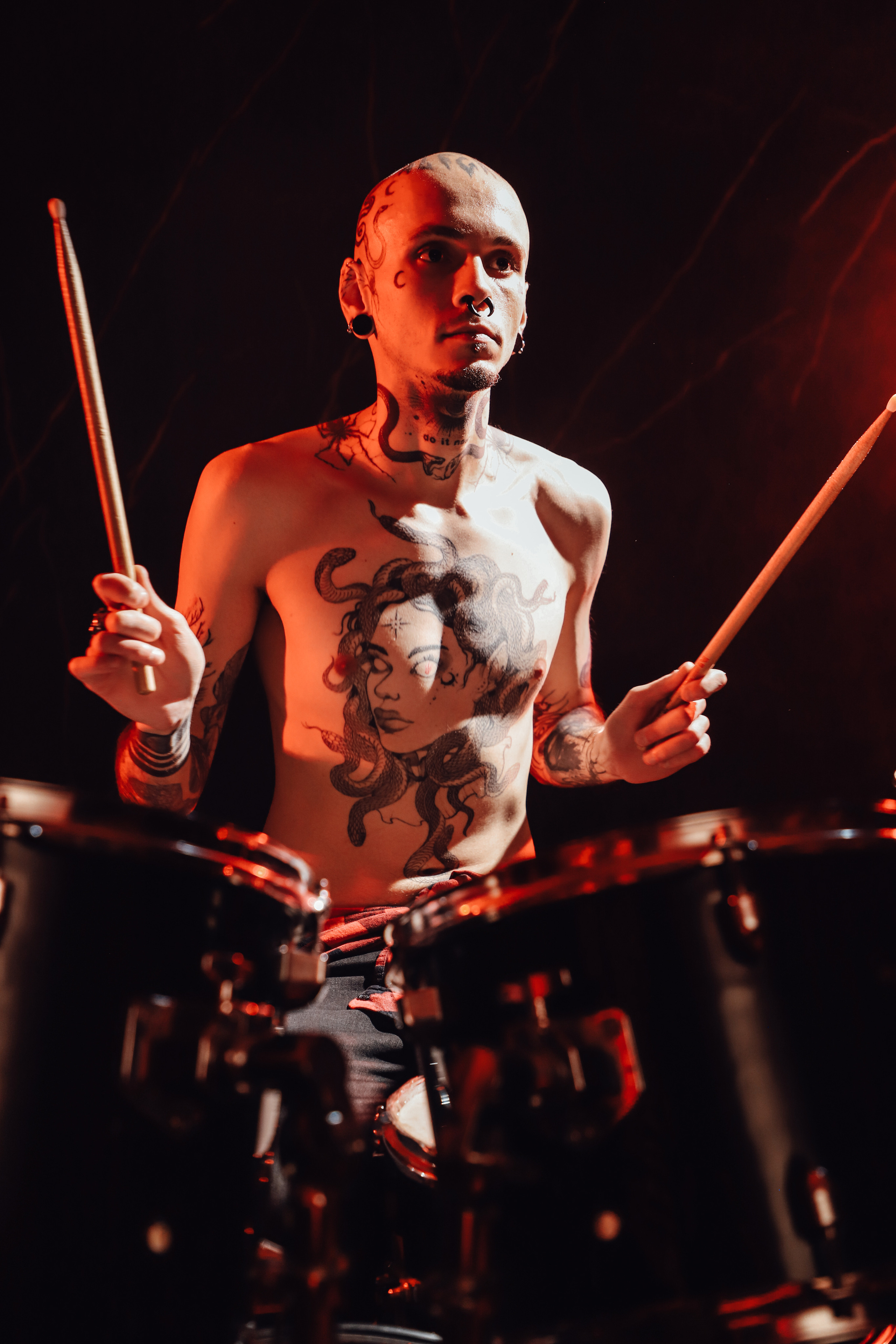 Фотосесія з барабанами «І музика може стати зброєю». Сімейний та дитячий фотограф Київ, Ірпінь, Буча — Галина Пивоварова