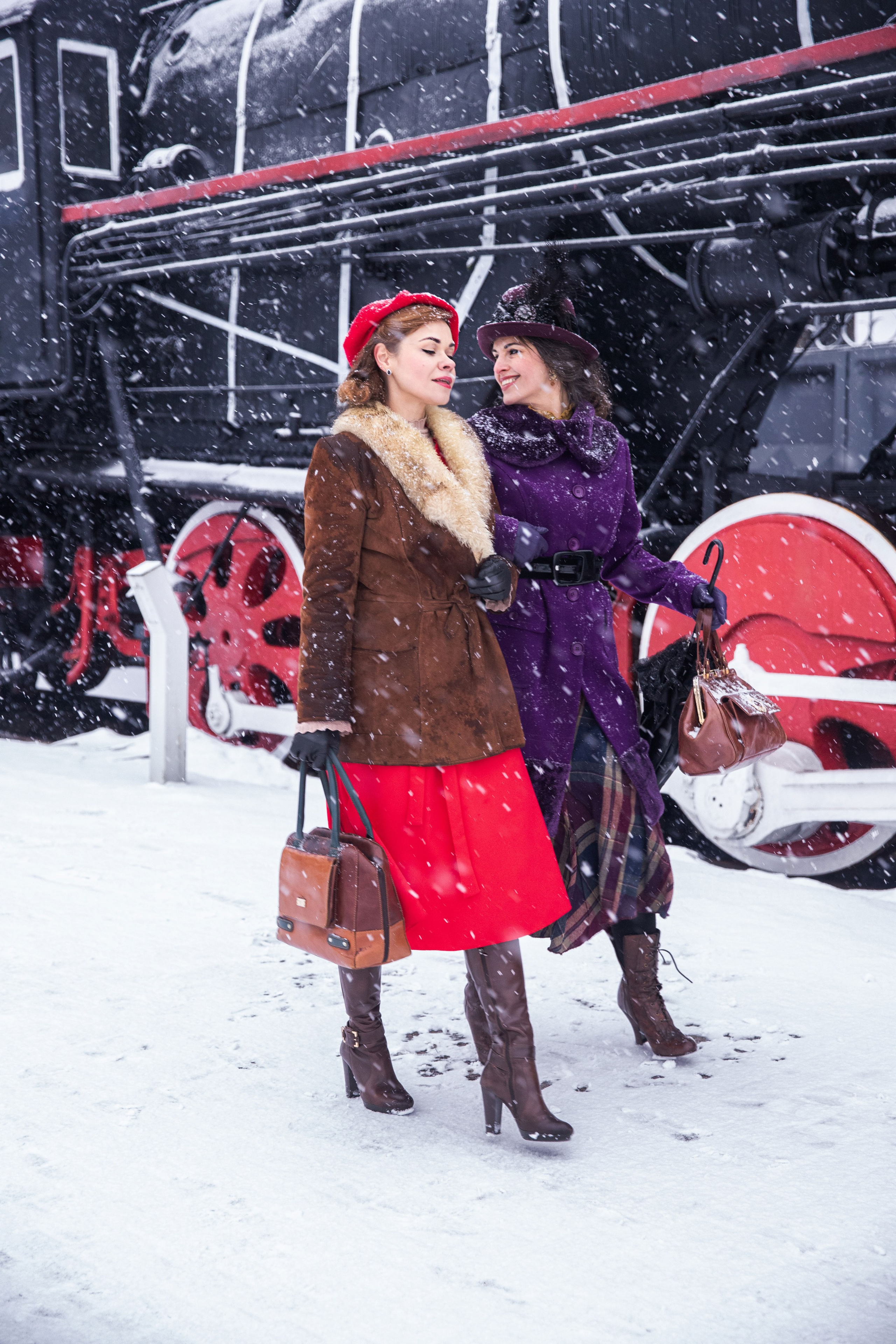 Атмосферна фотоісторія «Потяг і перон» з Юлією. Сімейний та дитячий фотограф Київ, Ірпінь, Буча — Галина Пивоварова