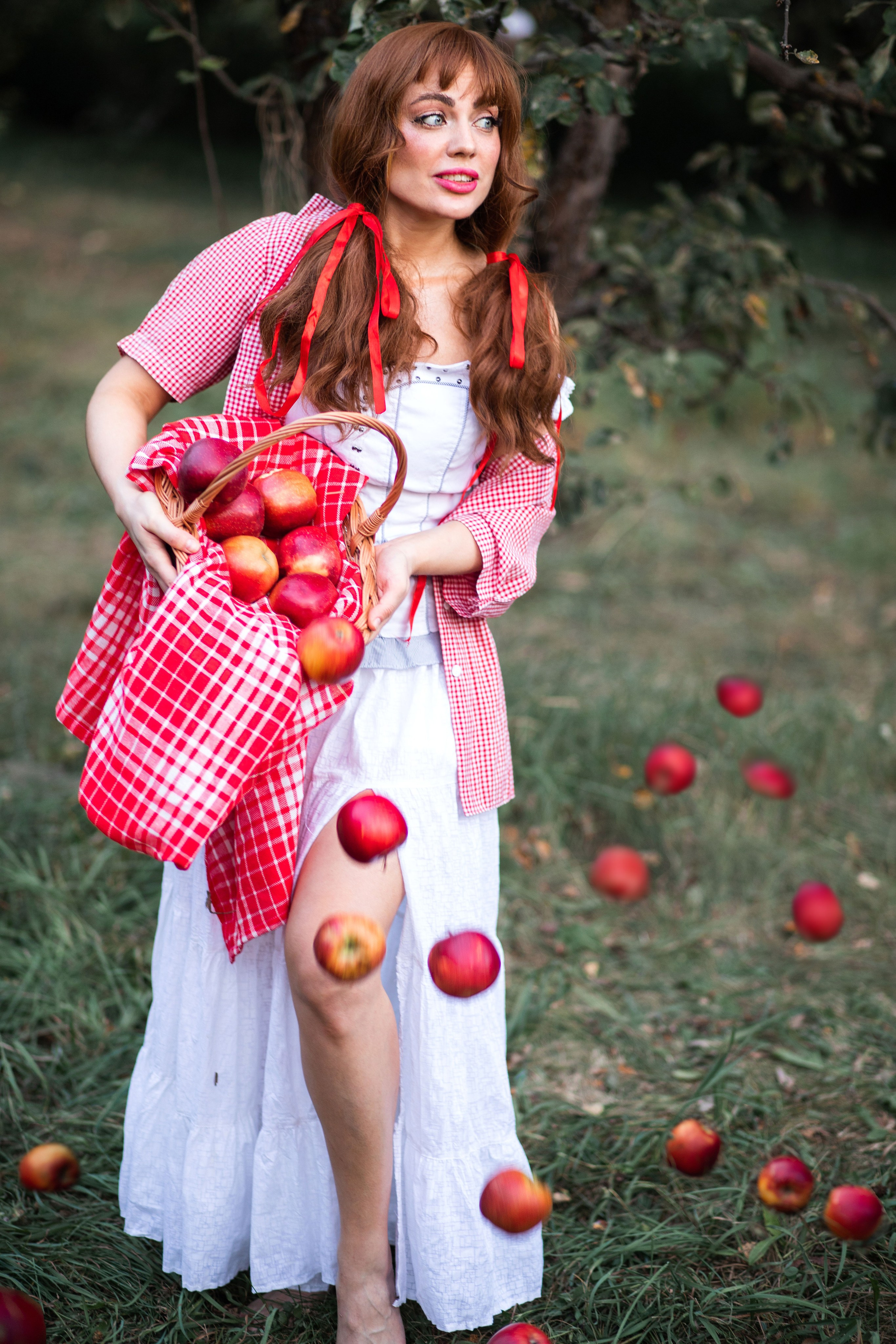 Фотозйомка в осінньому яблуневому саду. Сімейний та дитячий фотограф Київ, Ірпінь, Буча — Галина Пивоварова