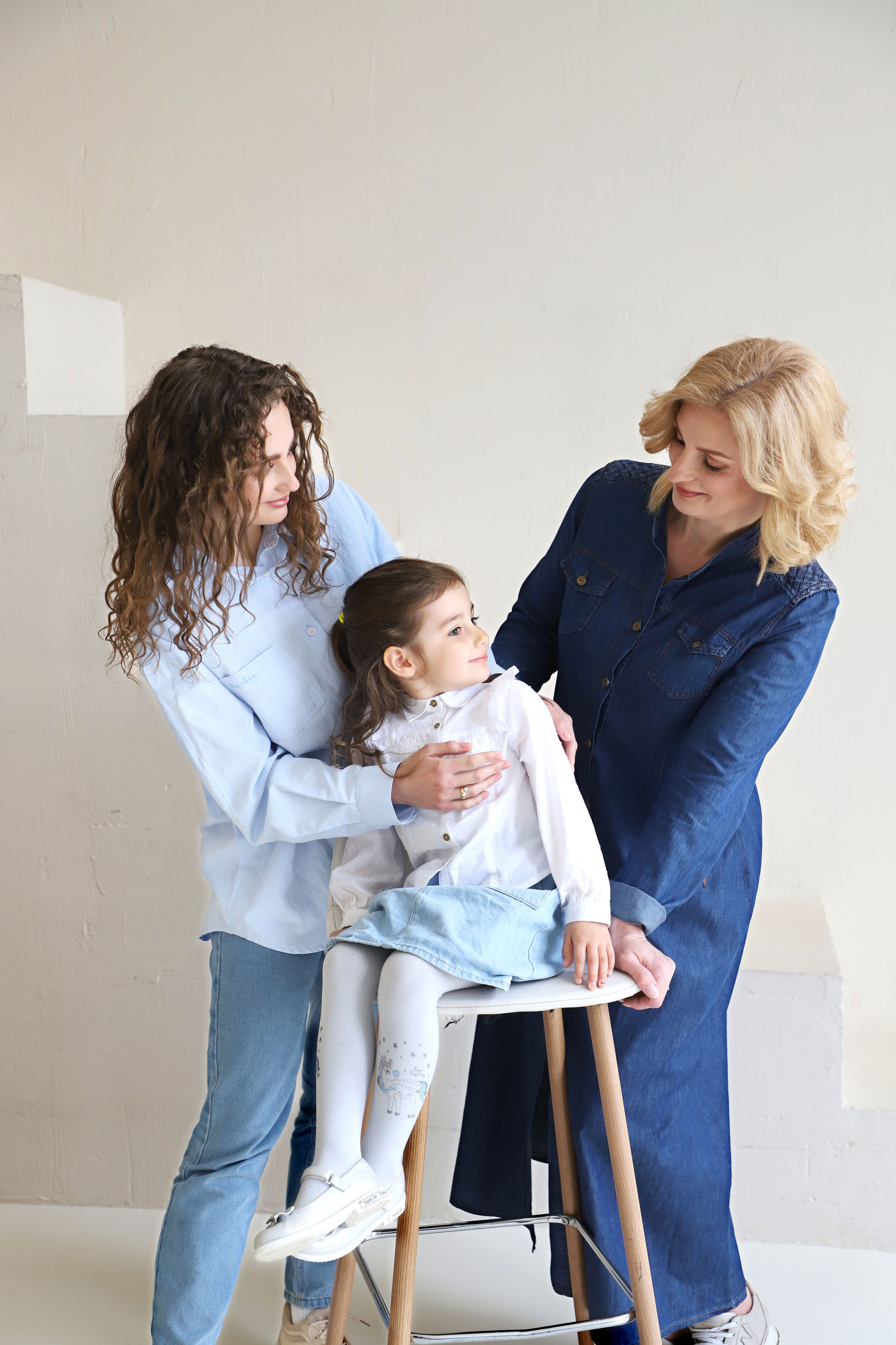 Сімейна фотозйомка «Дві мами, дві донечки». Сімейний та дитячий фотограф Київ, Ірпінь, Буча — Галина Пивоварова