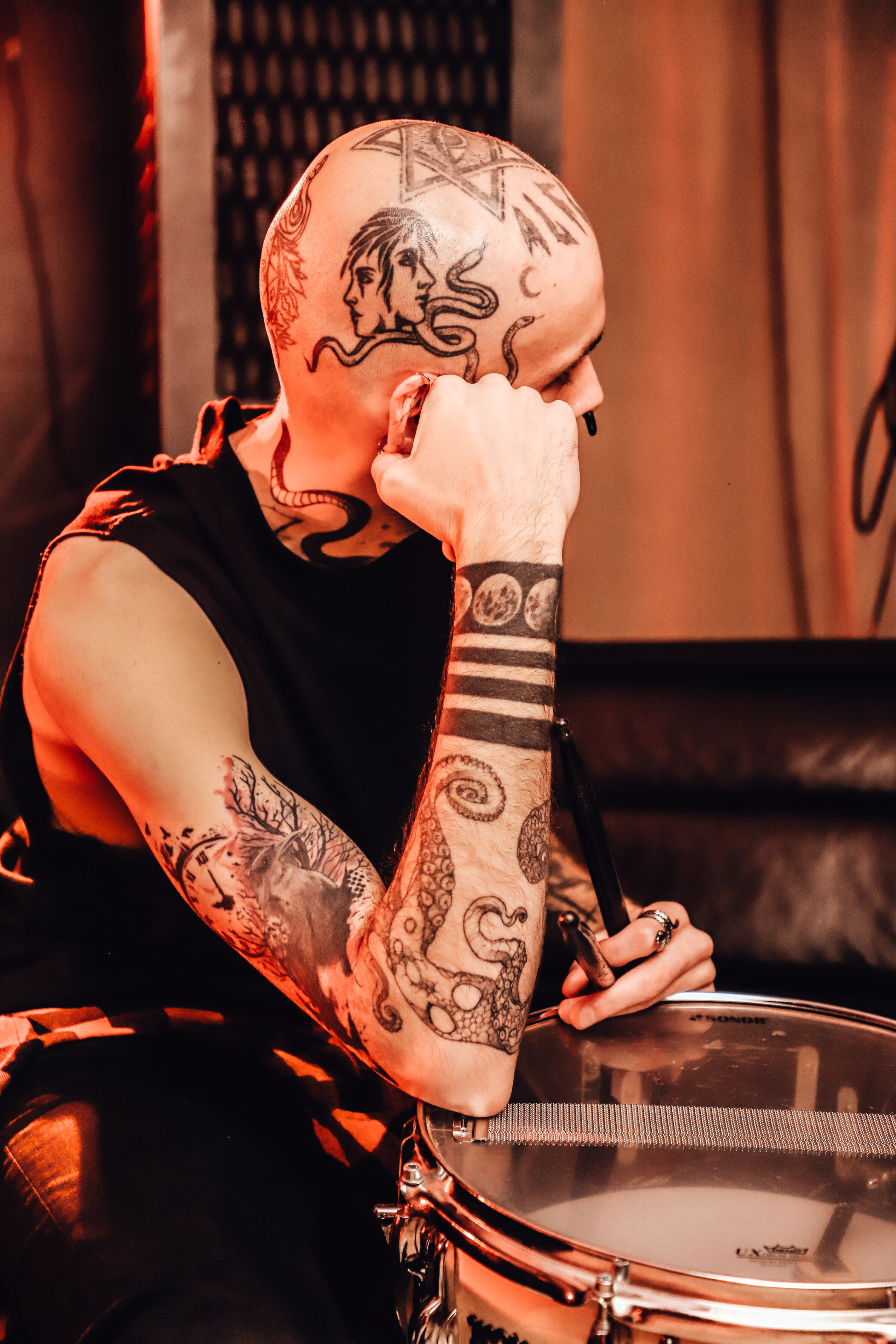 Фотосесія з барабанами «І музика може стати зброєю». Сімейний та дитячий фотограф Київ, Ірпінь, Буча — Галина Пивоварова