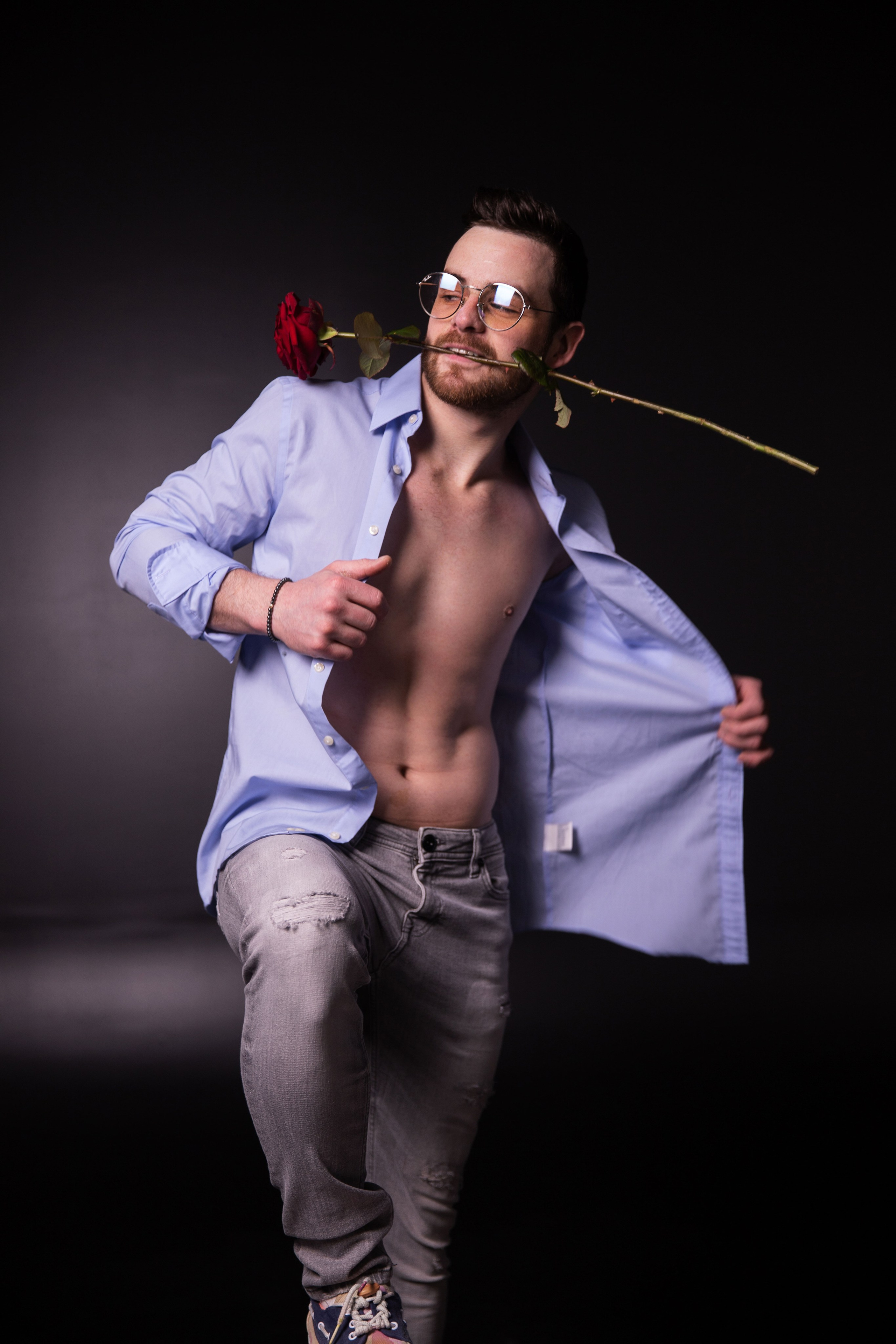 Чоловіча фотозйомка Олександра «Привітання для жінок». Сімейний та дитячий фотограф Київ, Ірпінь, Буча — Галина Пивоварова