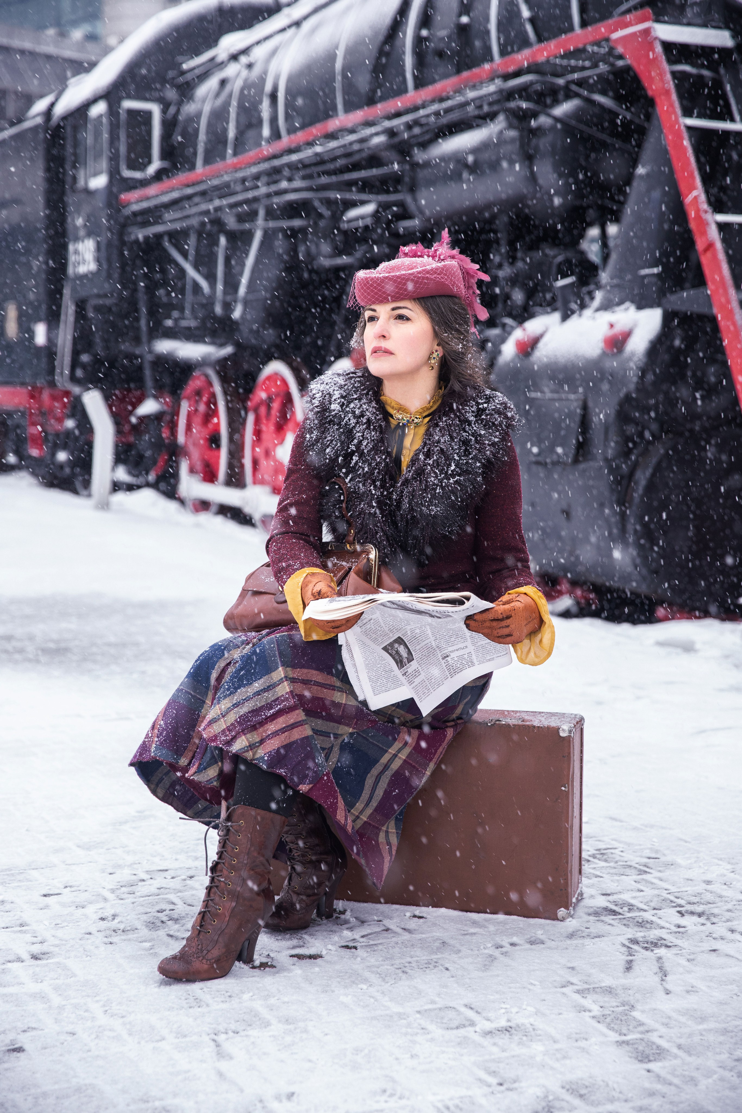 Атмосферна фотоісторія «Потяг і перон» з Юлією. Сімейний та дитячий фотограф Київ, Ірпінь, Буча — Галина Пивоварова