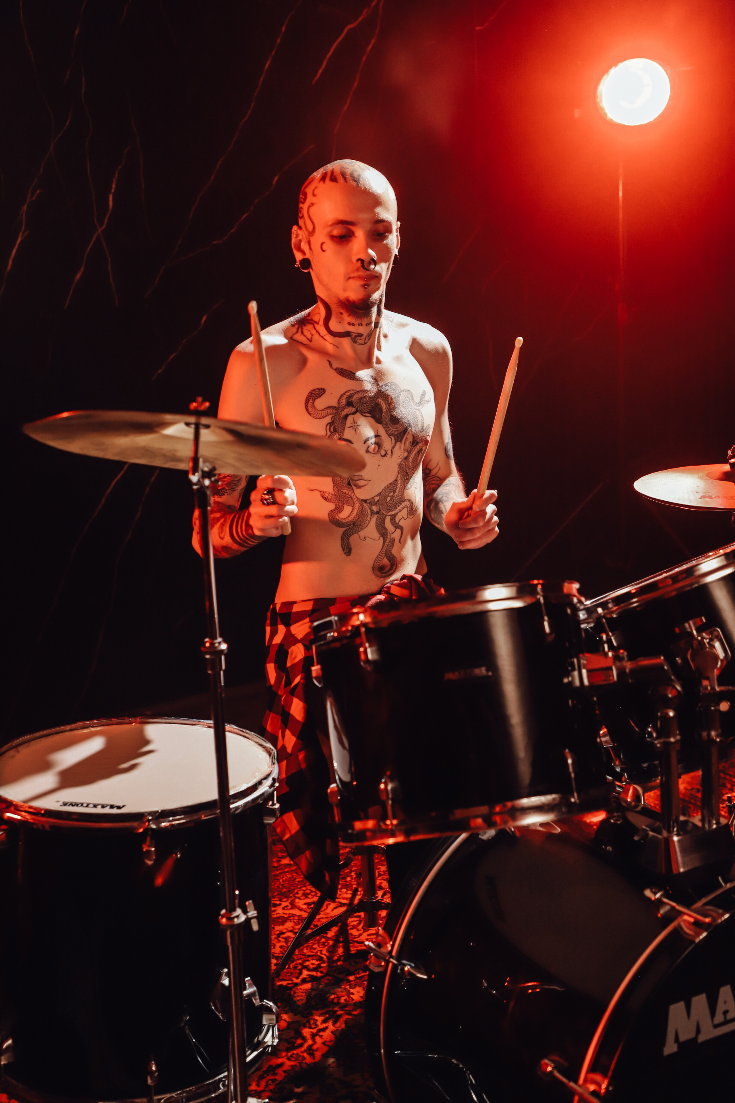 Фотосесія з барабанами «І музика може стати зброєю». Сімейний та дитячий фотограф Київ, Ірпінь, Буча — Галина Пивоварова