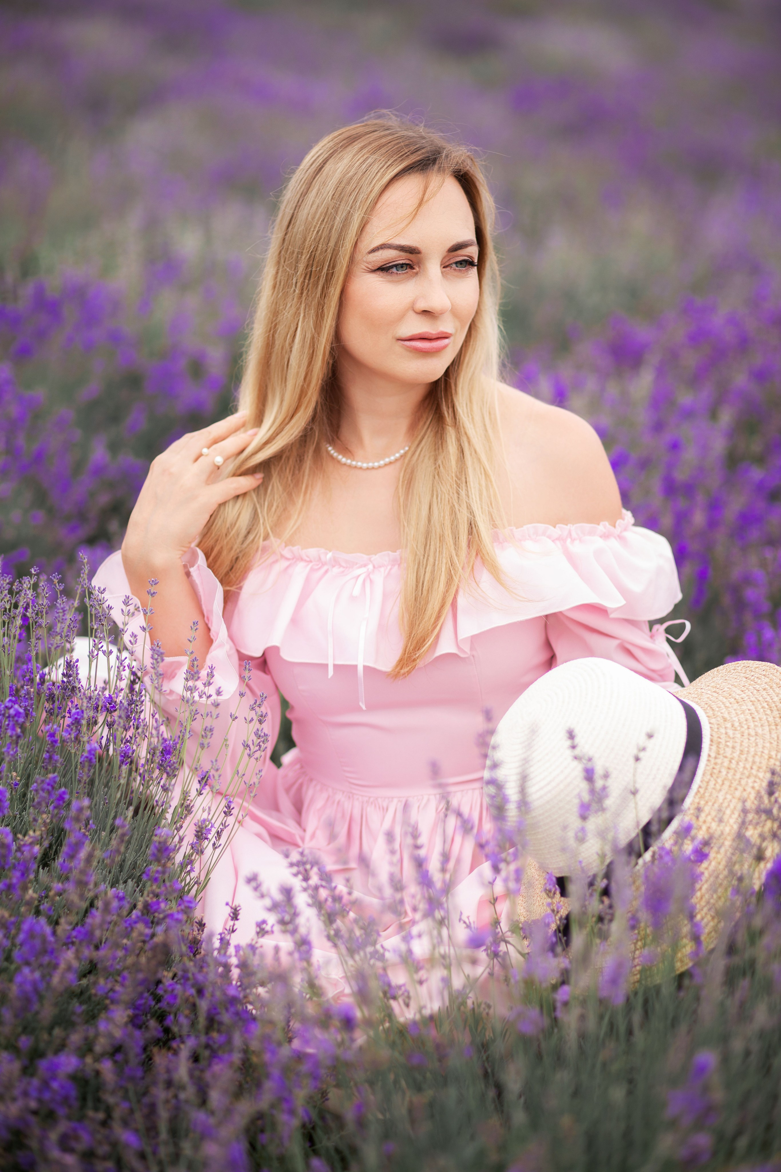 Жіноча фотопрогулянка по лавандовому саду з Настею. Сімейний та дитячий фотограф Київ, Ірпінь, Буча — Галина Пивоварова