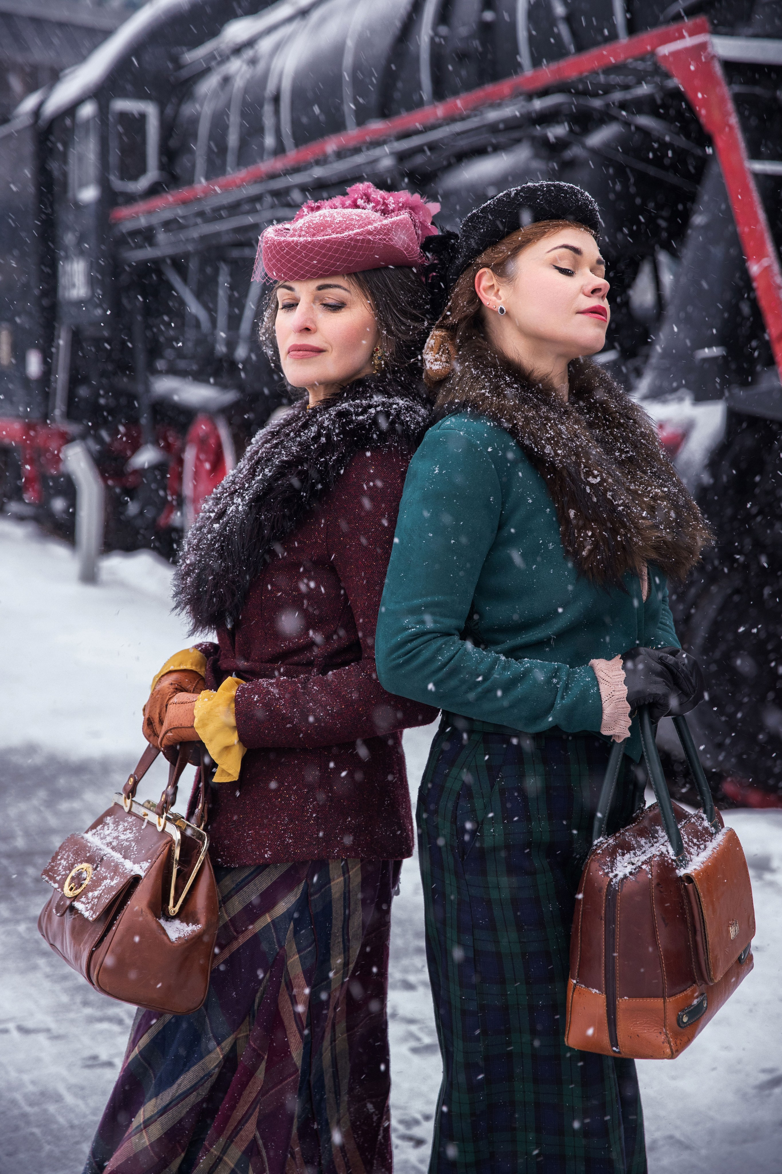 Атмосферна фотоісторія «Потяг і перон» з Юлією. Сімейний та дитячий фотограф Київ, Ірпінь, Буча — Галина Пивоварова