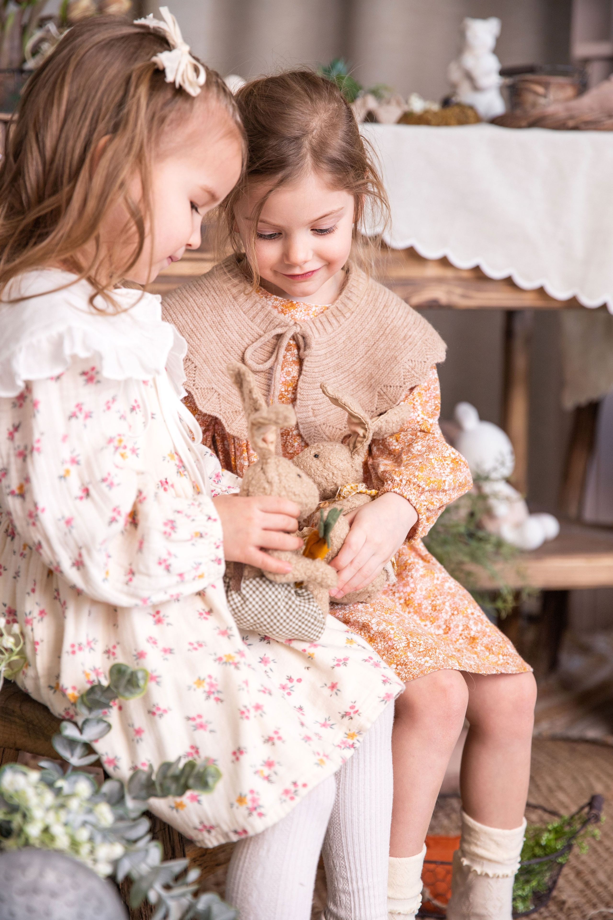 Дитяча пасхальна фотозйомка з кроликом. Сімейний та дитячий фотограф Київ, Ірпінь, Буча — Галина Пивоварова