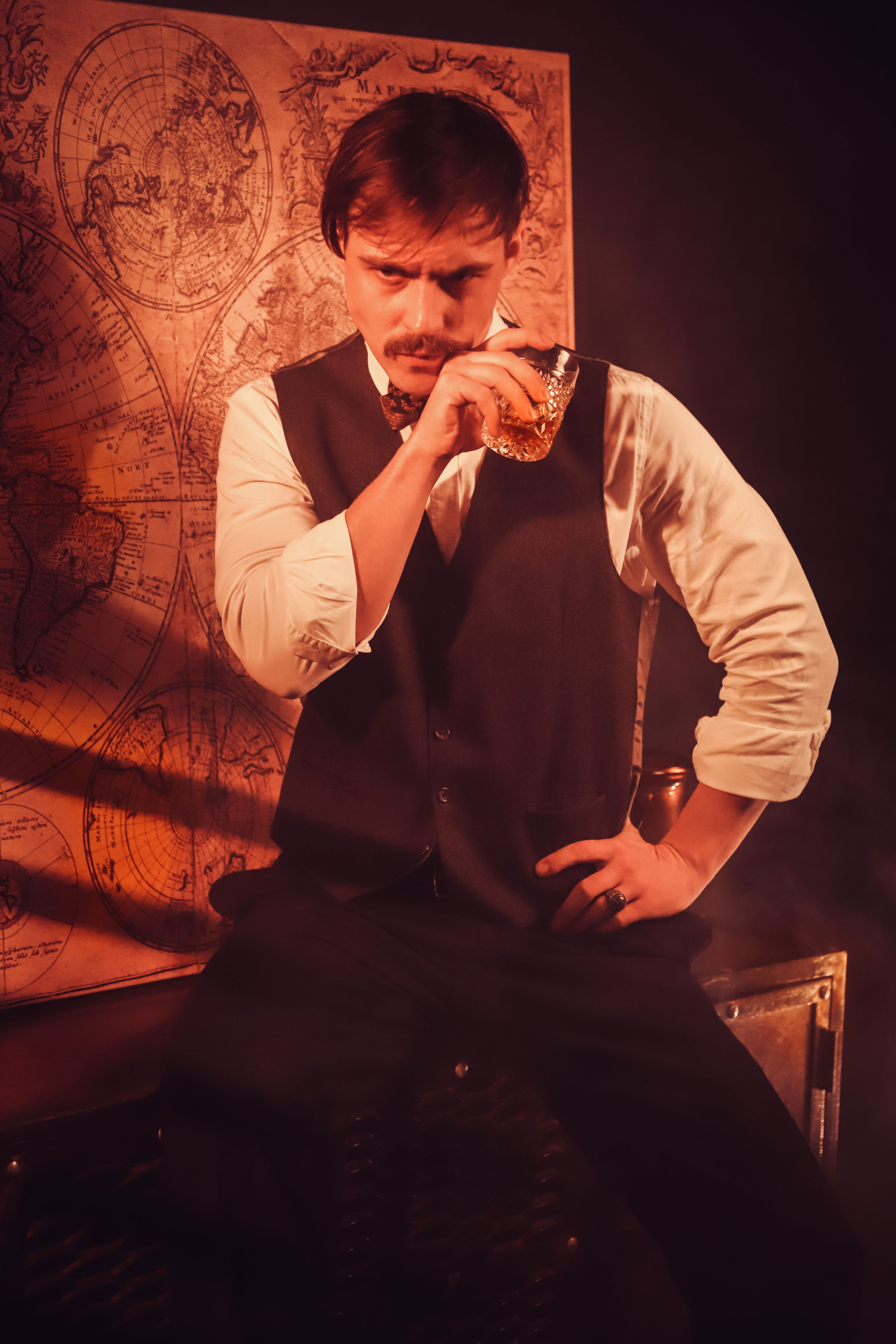 Чоловіча фотозйомка «Гострі картузи». Сімейний та дитячий фотограф Київ, Ірпінь, Буча — Галина Пивоварова